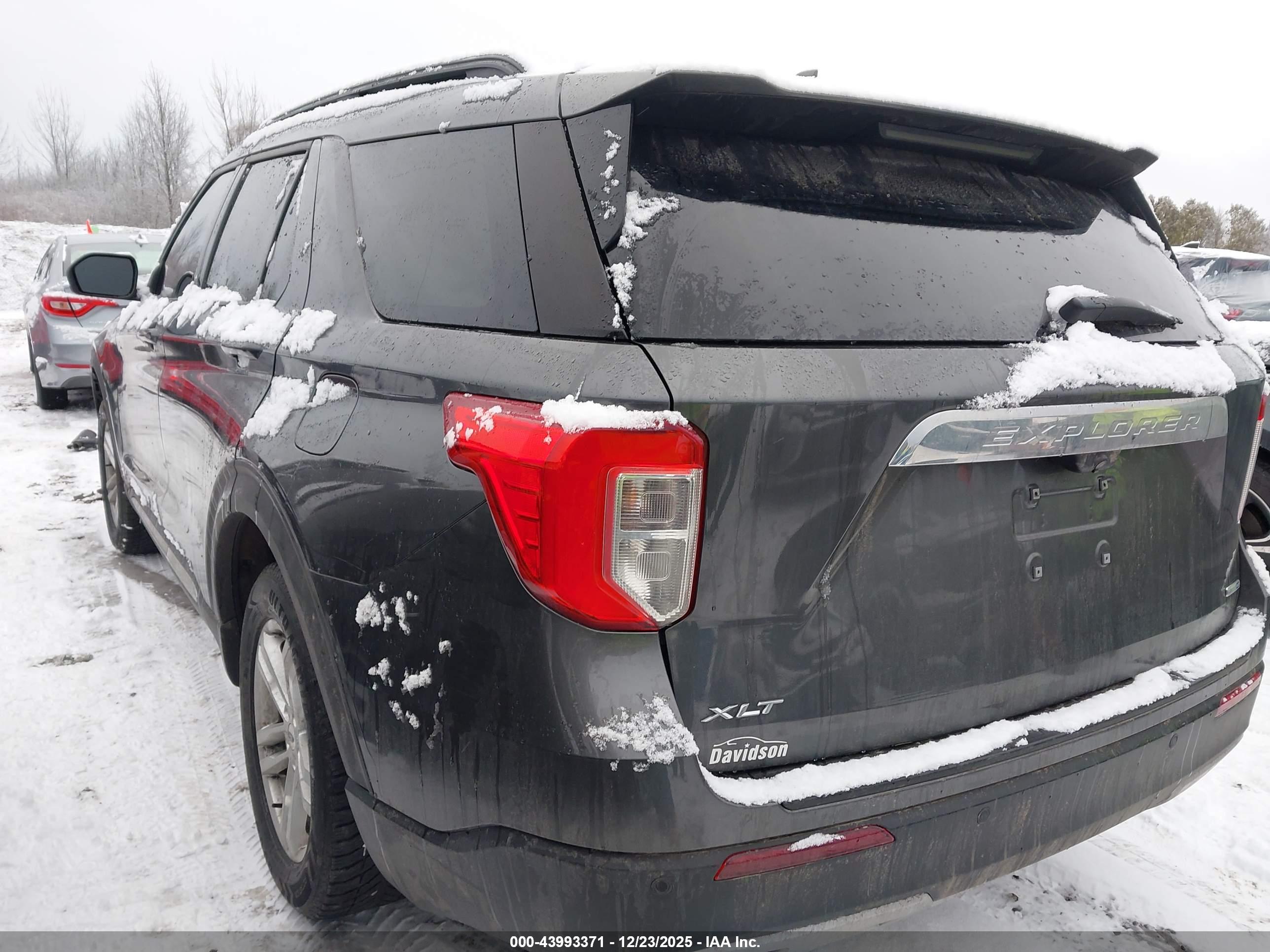 FORD EXPLORER image 3