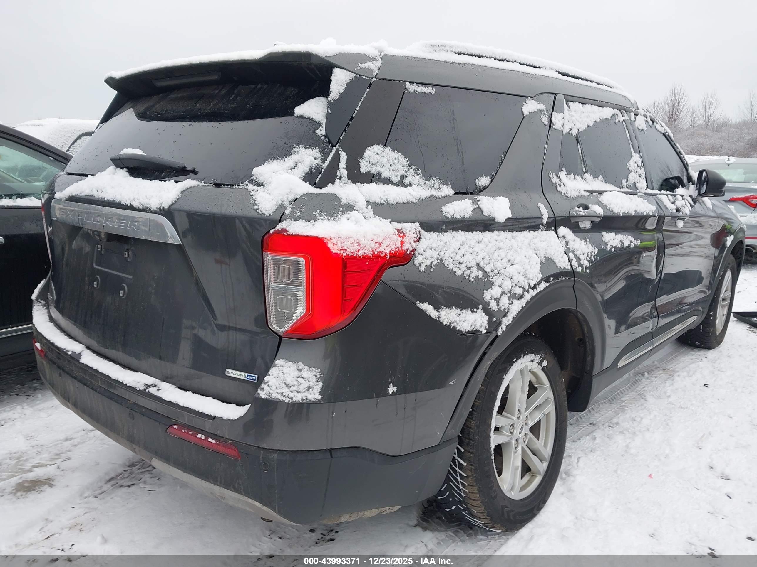 FORD EXPLORER image 4