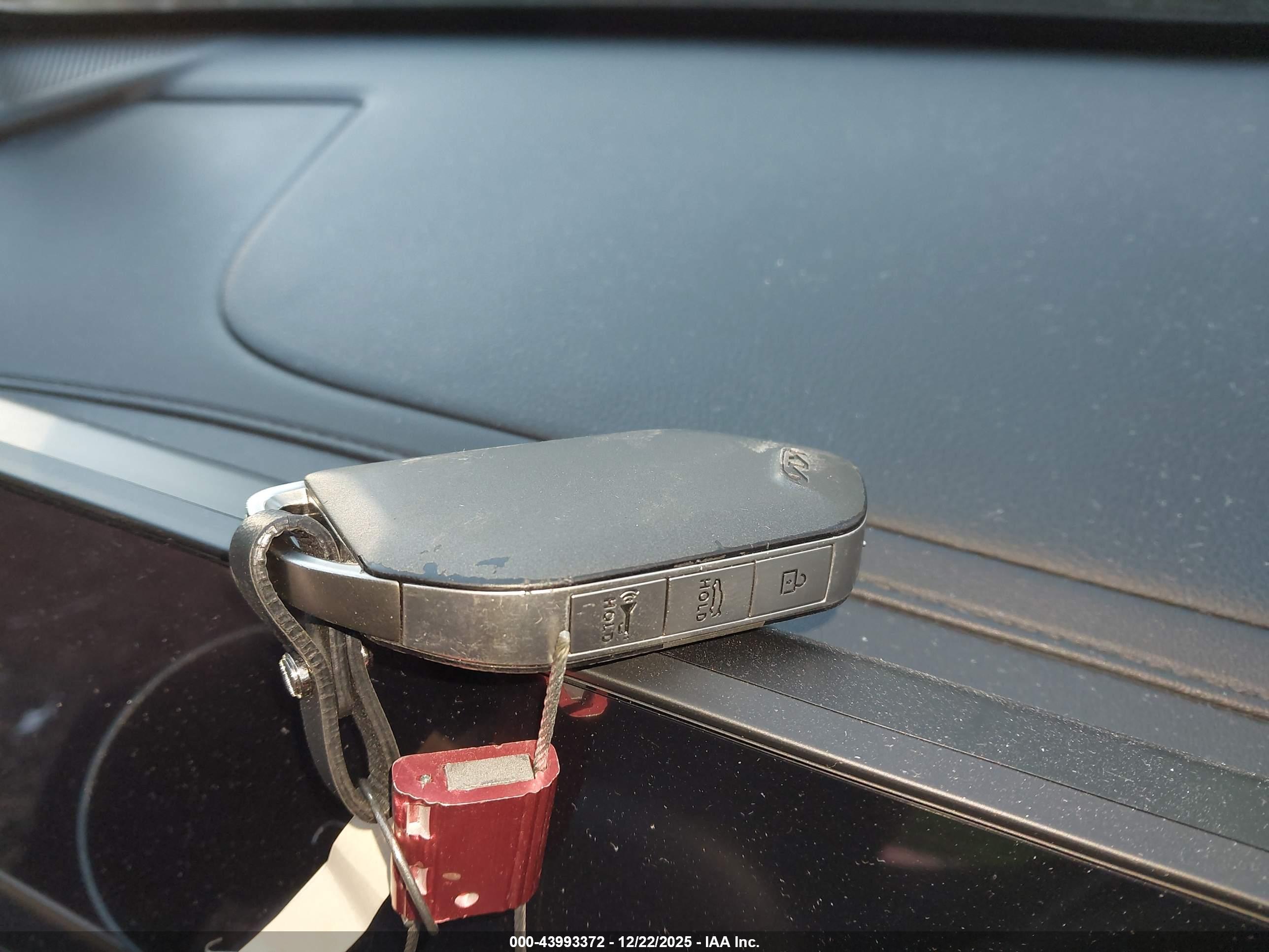 KIA K5 image 11