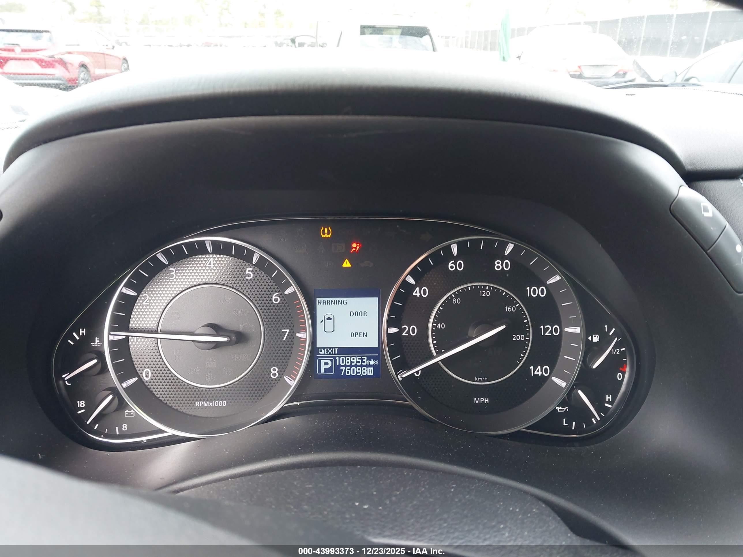 NISSAN ARMADA image 7