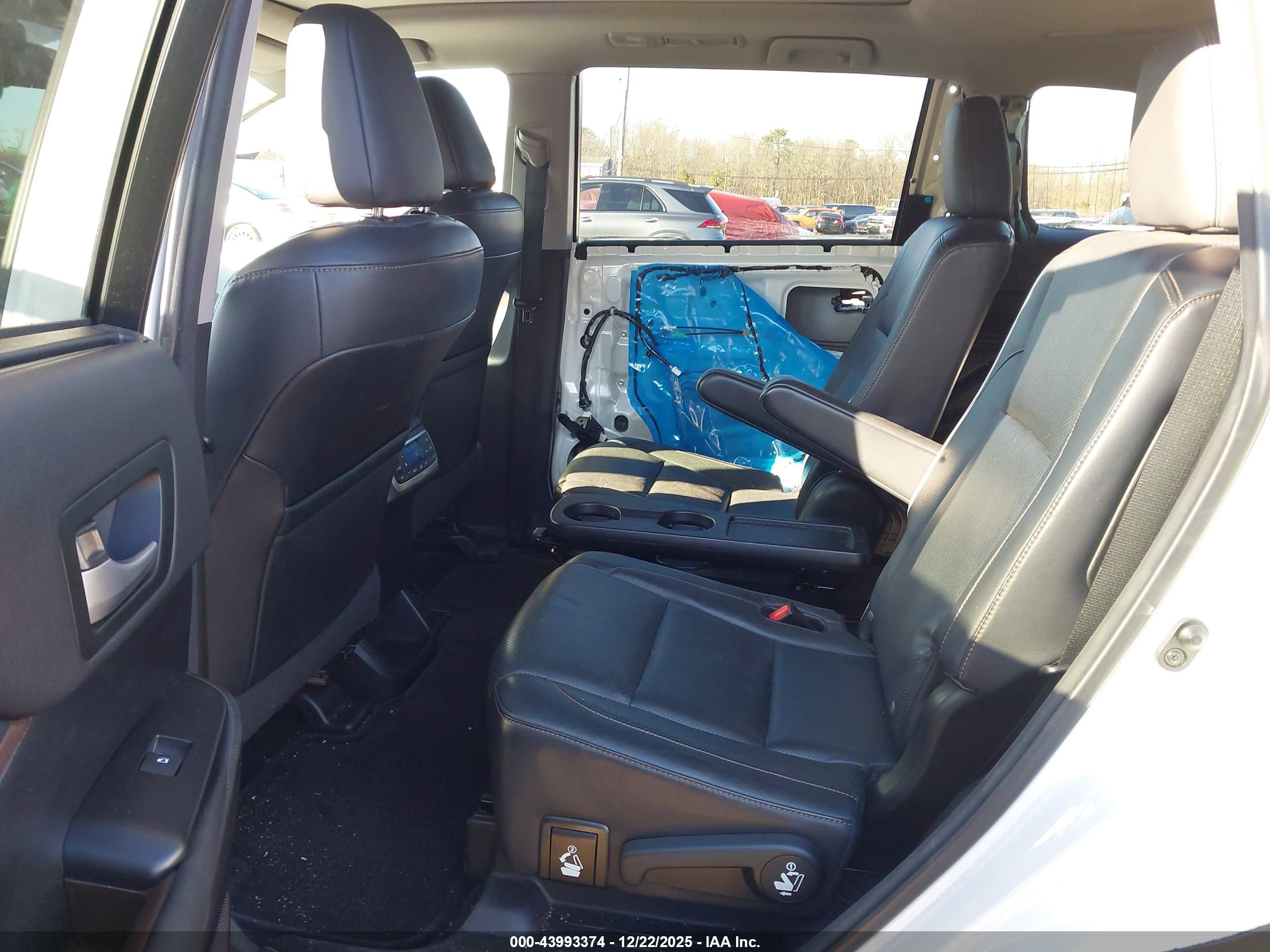 TOYOTA HIGHLANDER image 8