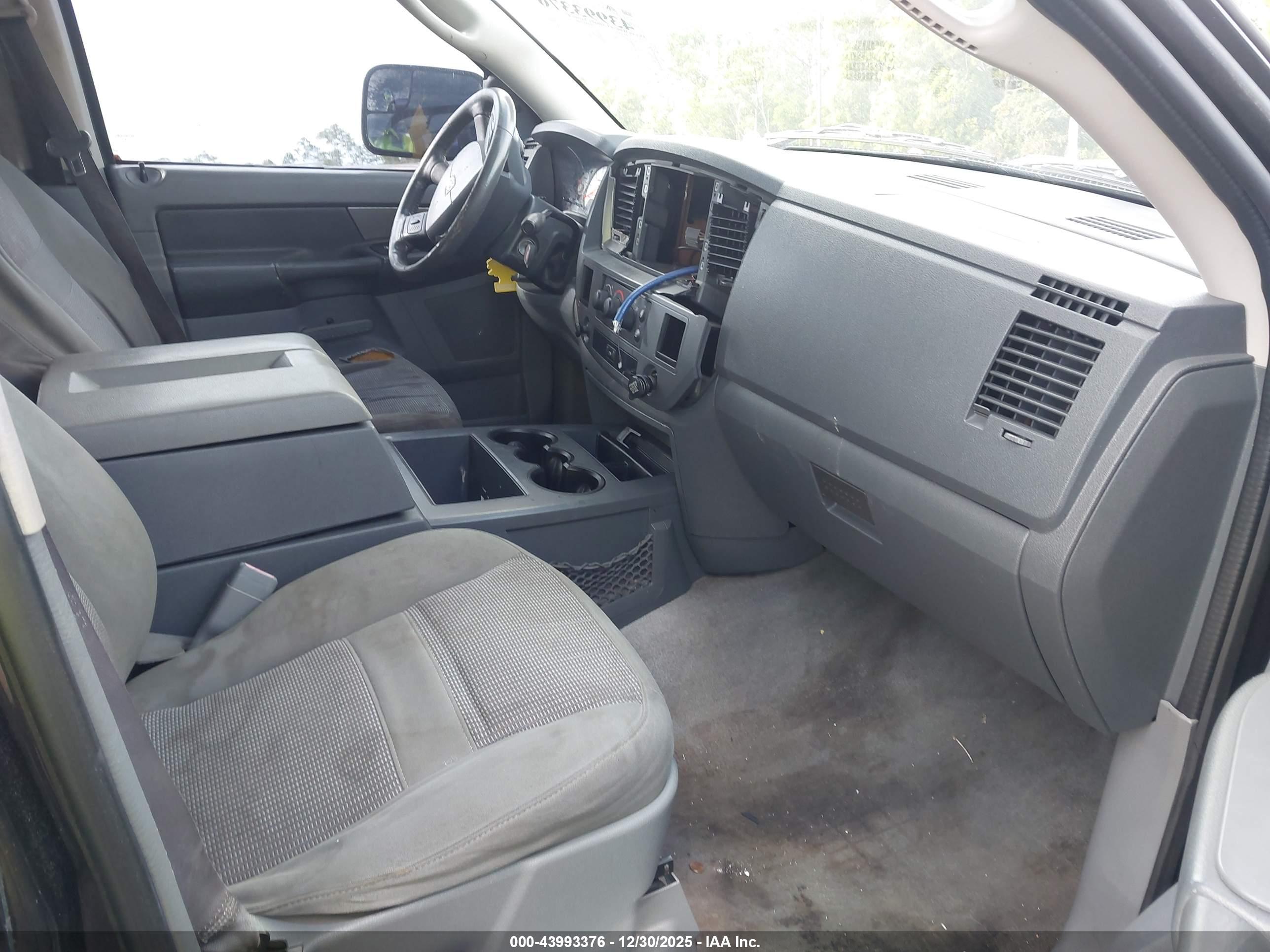 DODGE RAM image 5
