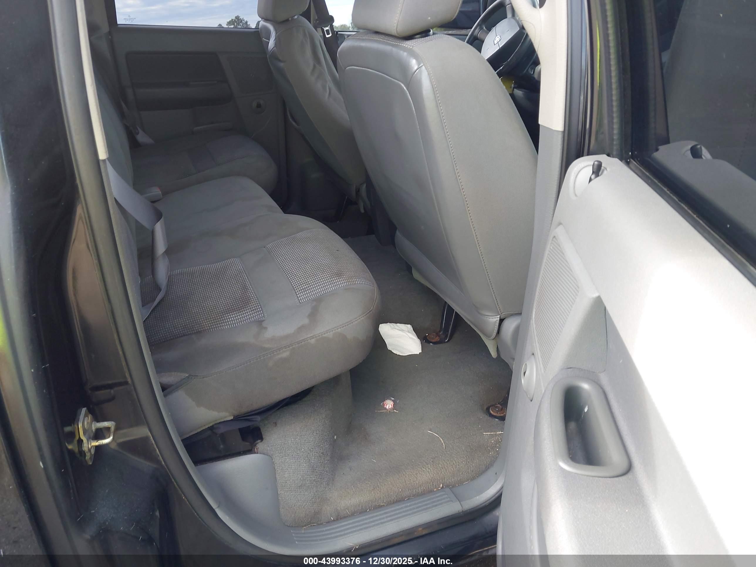 DODGE RAM image 8
