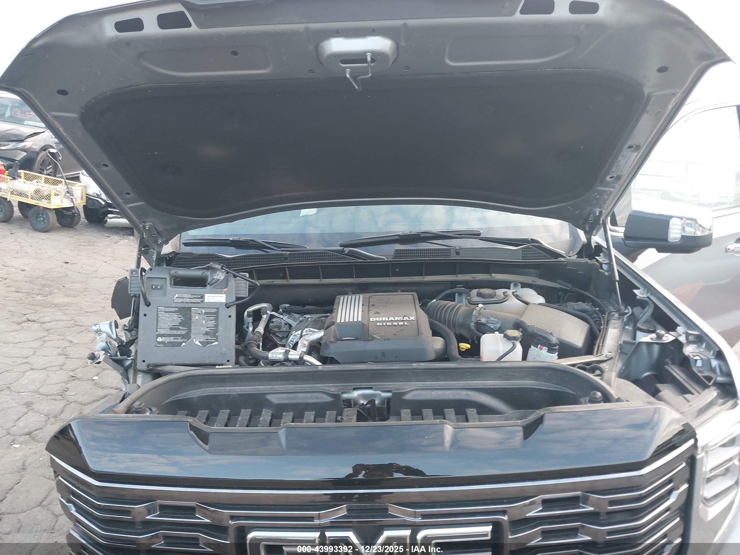 GMC SIERRA image 10