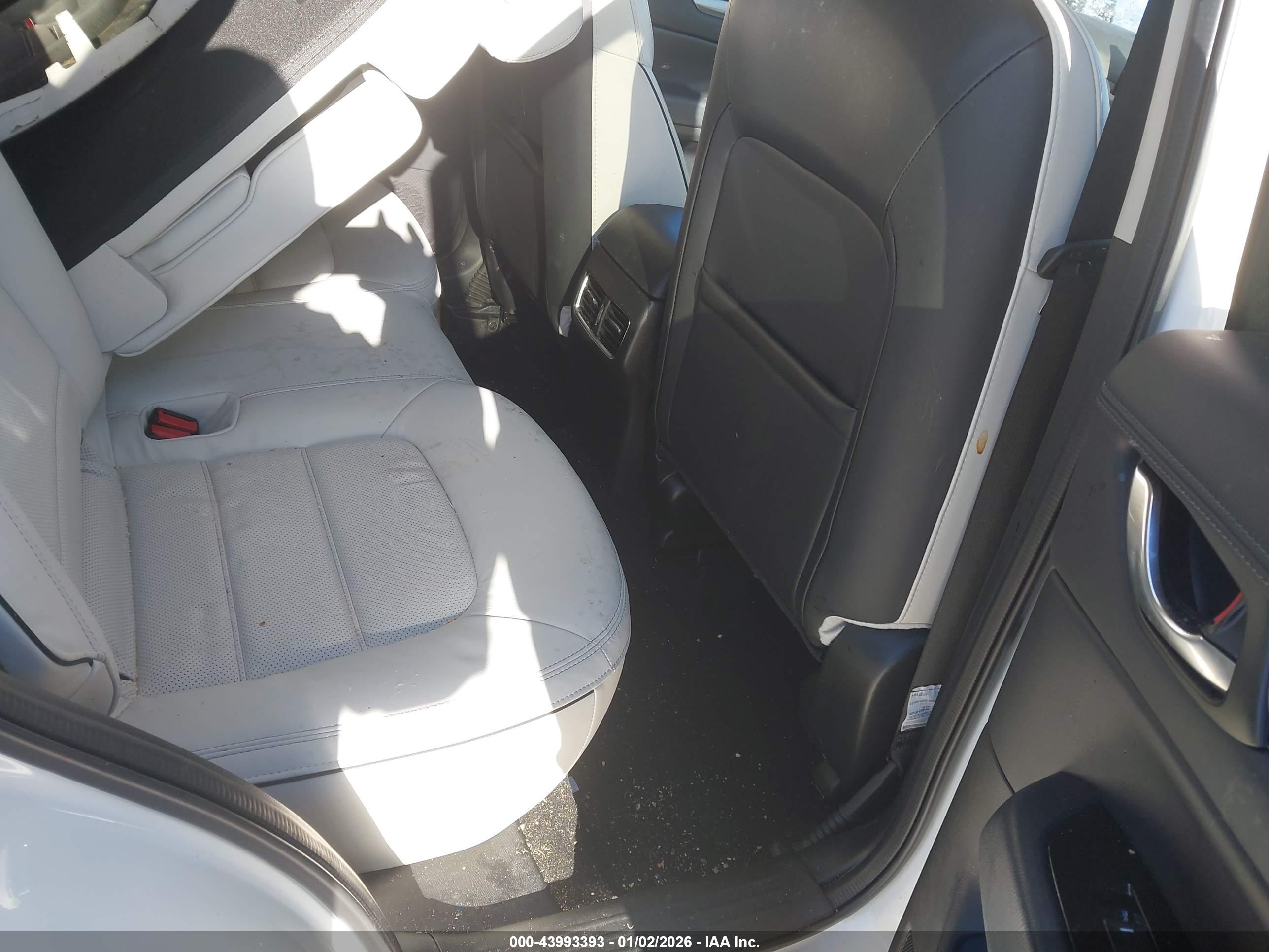 MAZDA CX-5 image 8