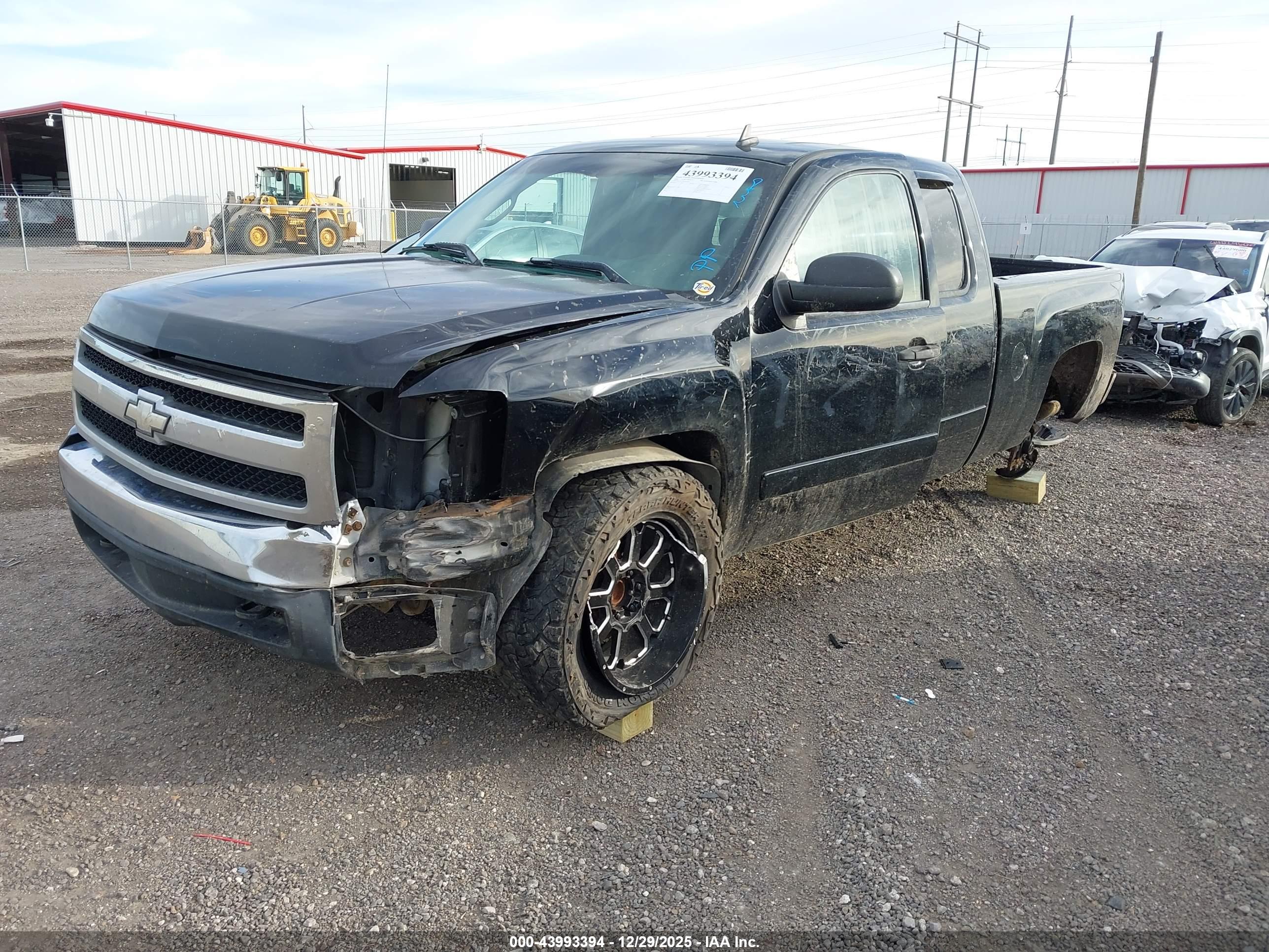 CHEVROLET SILVERADO image 2