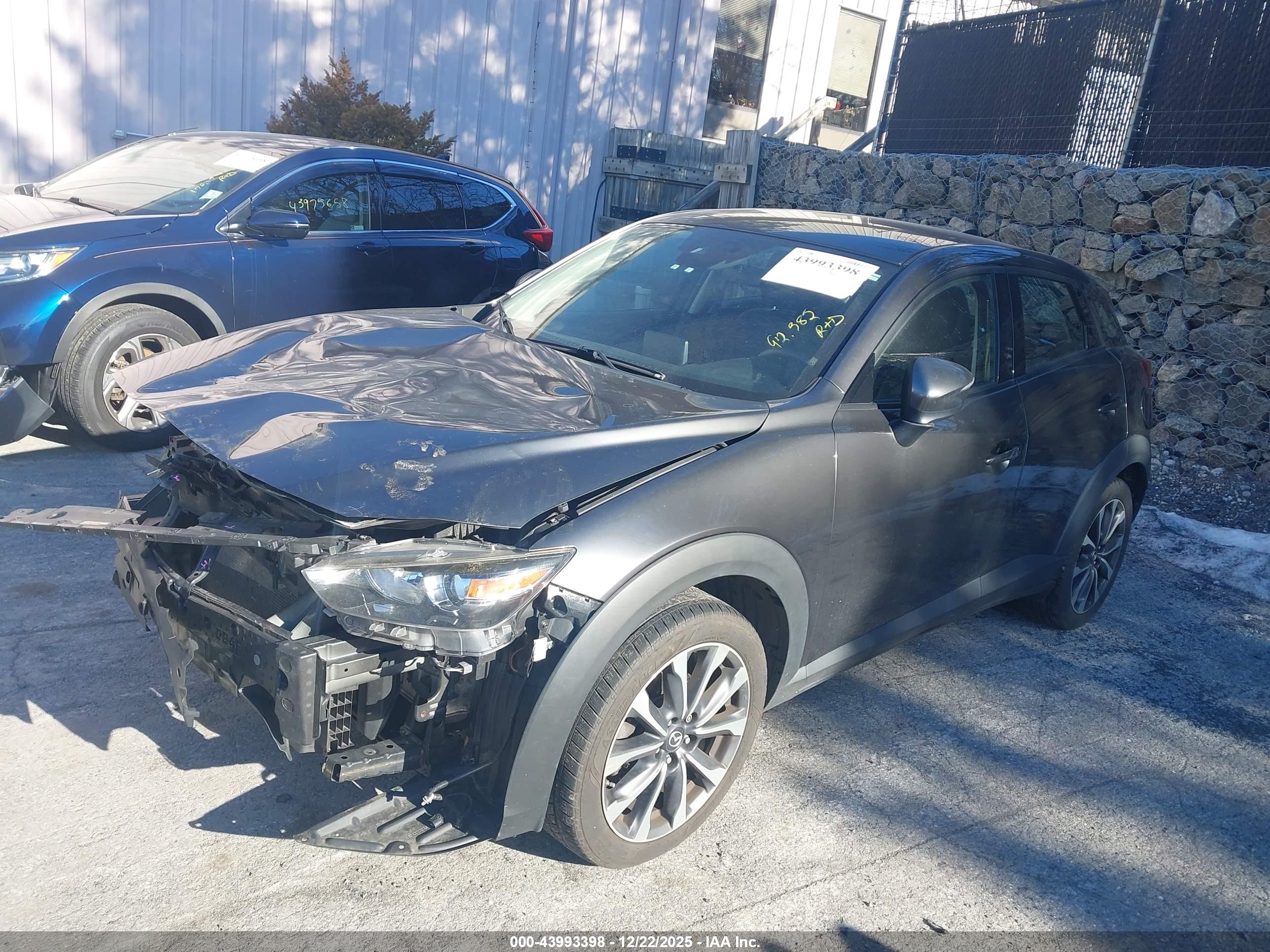 MAZDA CX-3 image 2
