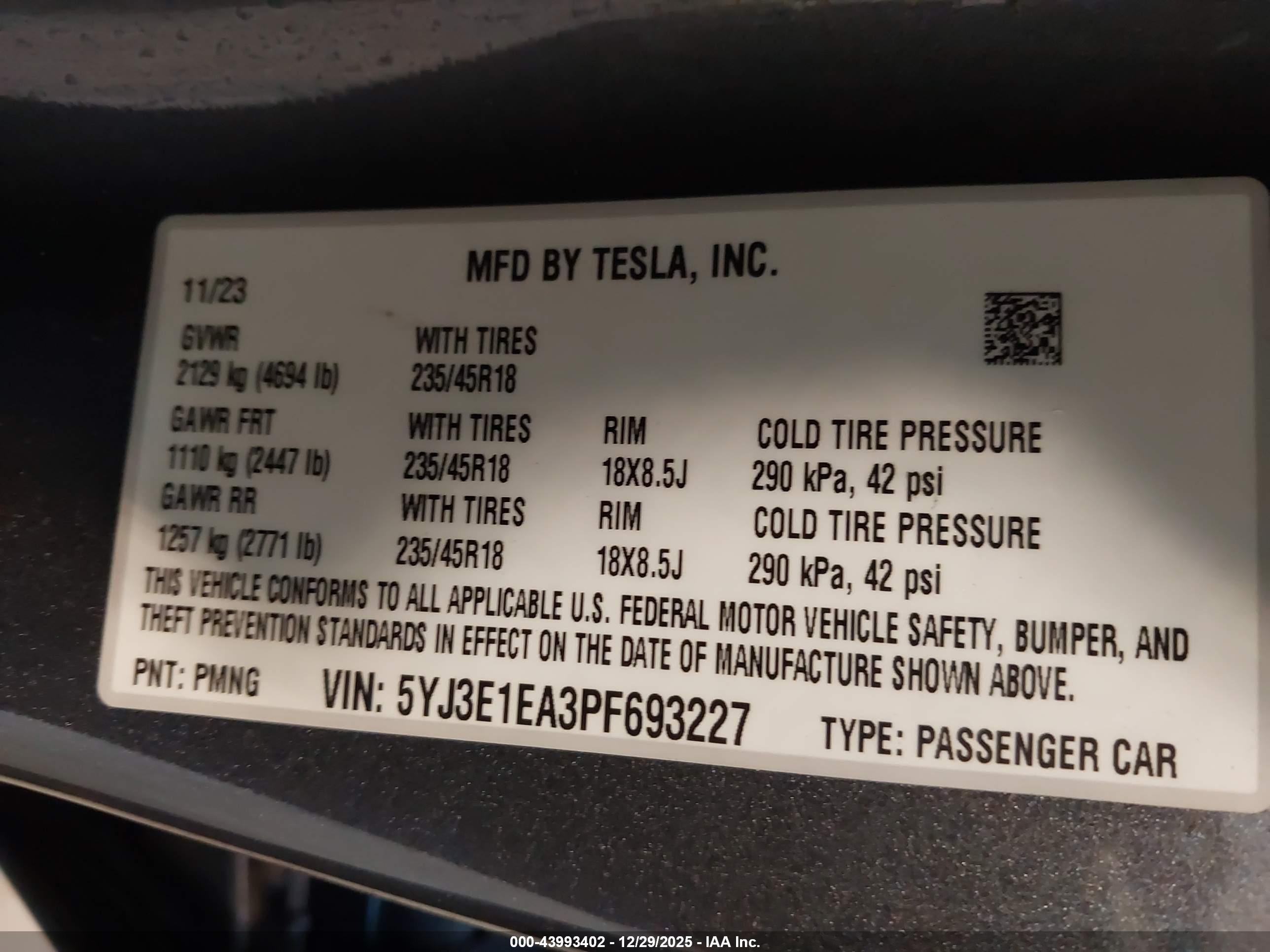 TESLA MODEL image 9