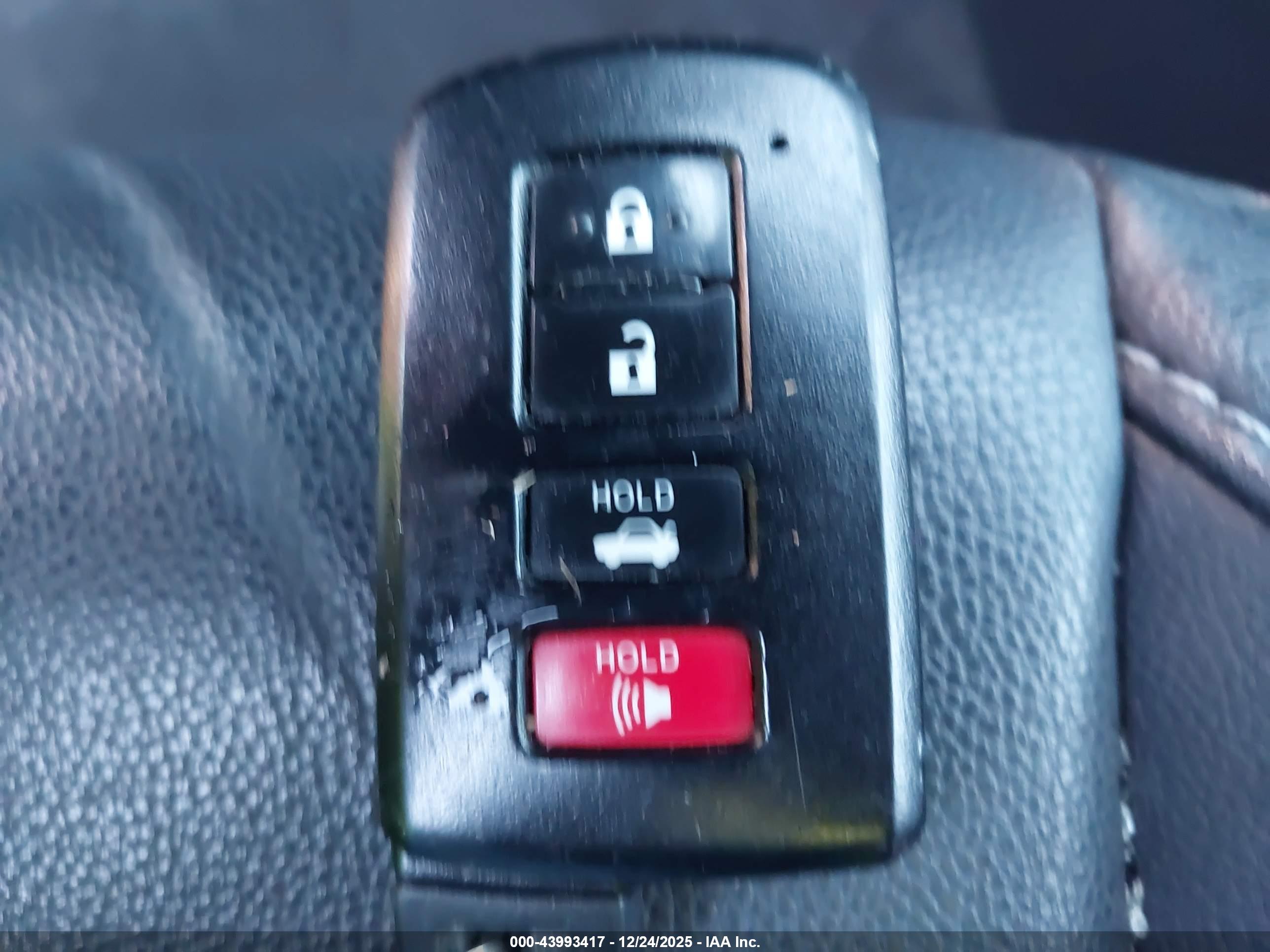 TOYOTA COROLLA image 11