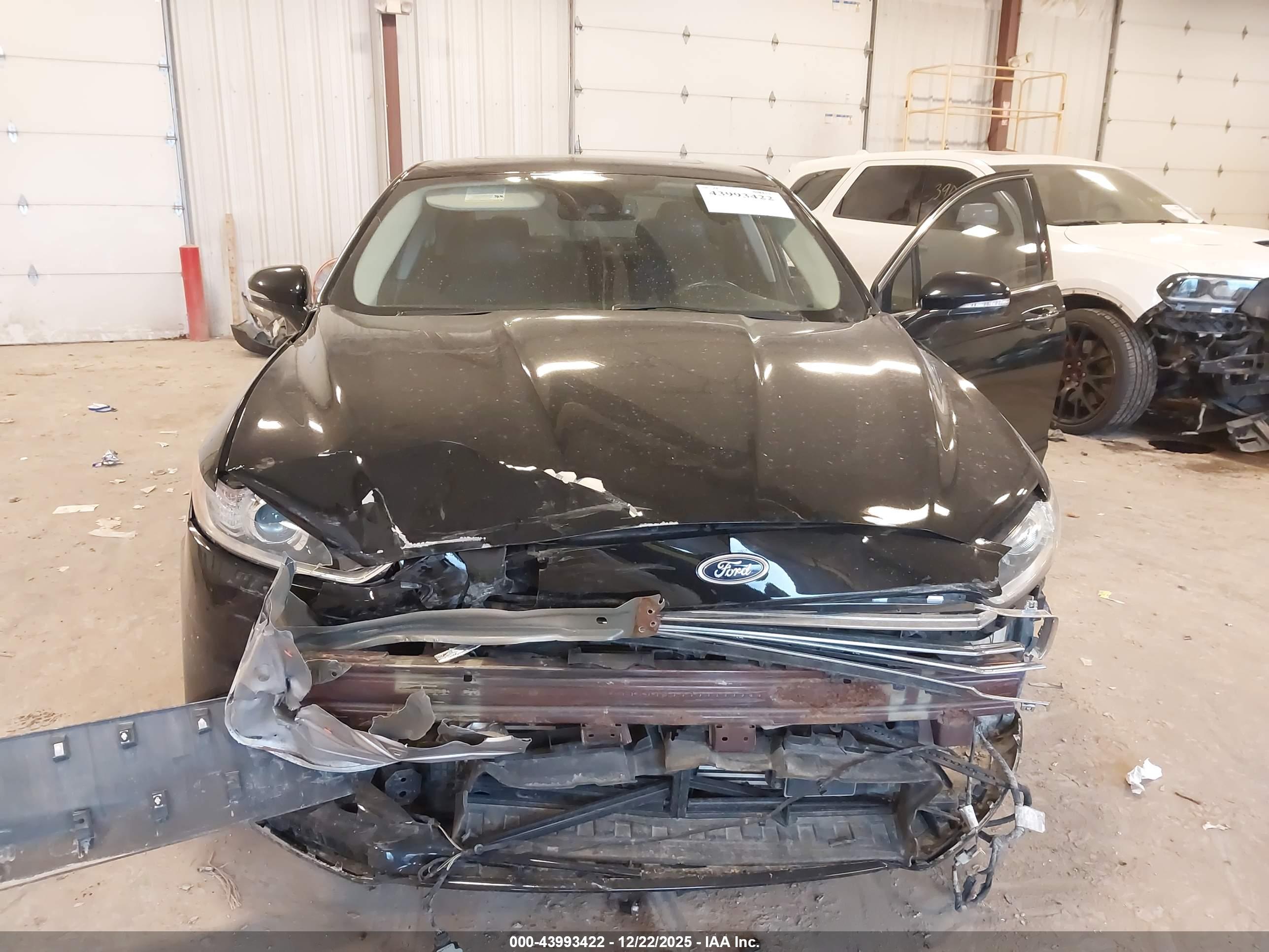 FORD FUSION image 6