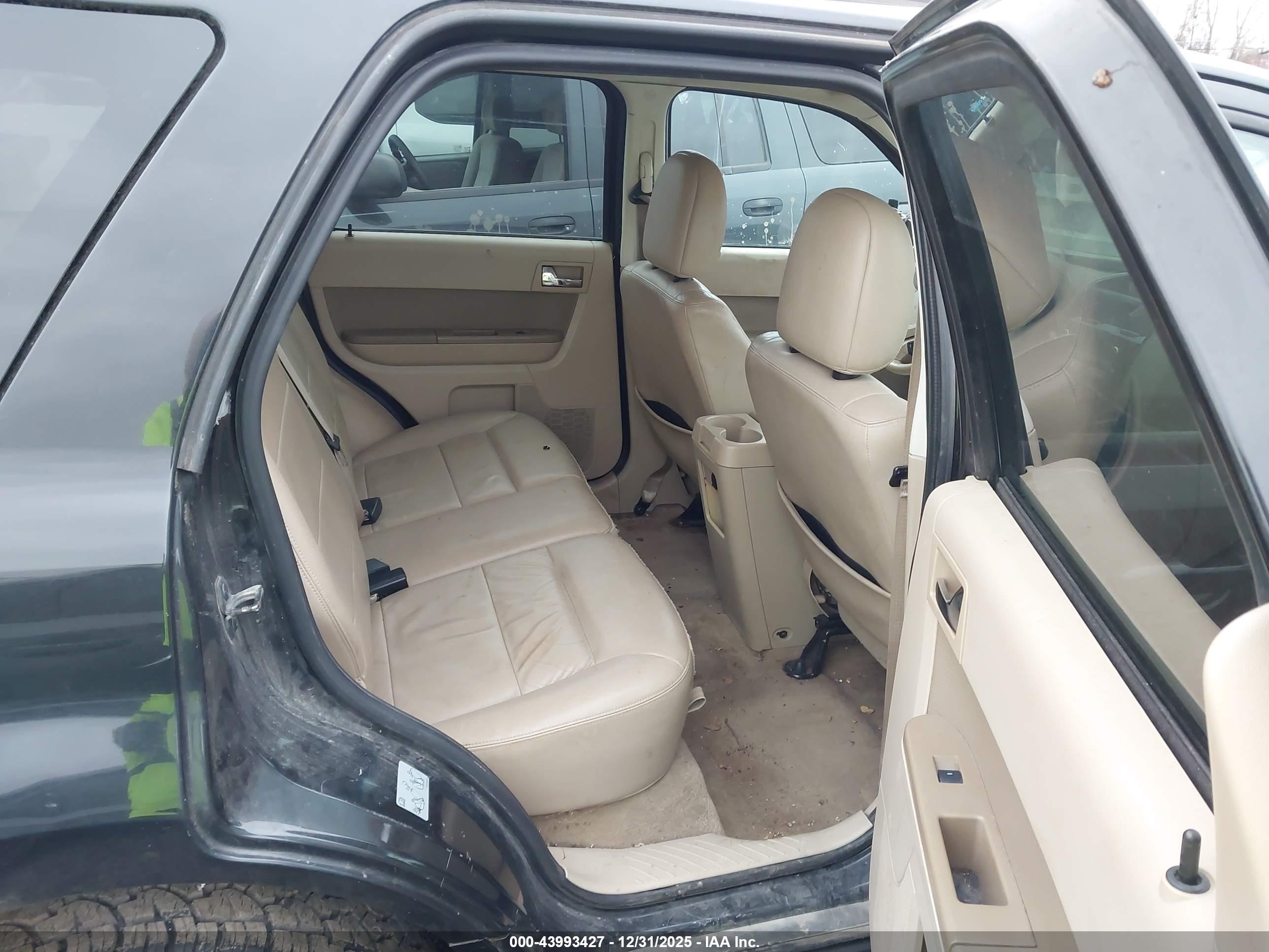 FORD ESCAPE image 8