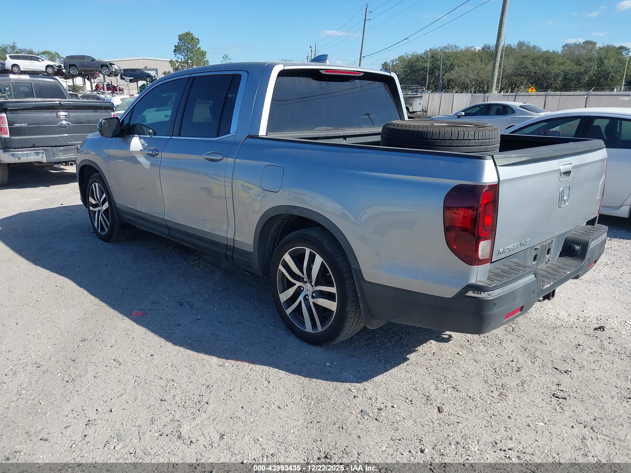 HONDA RIDGELINE image 3