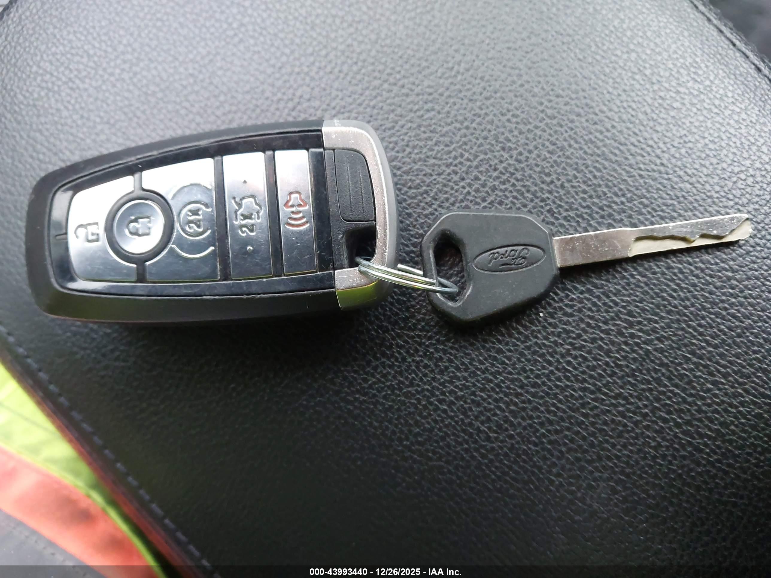 FORD EXPLORER image 11