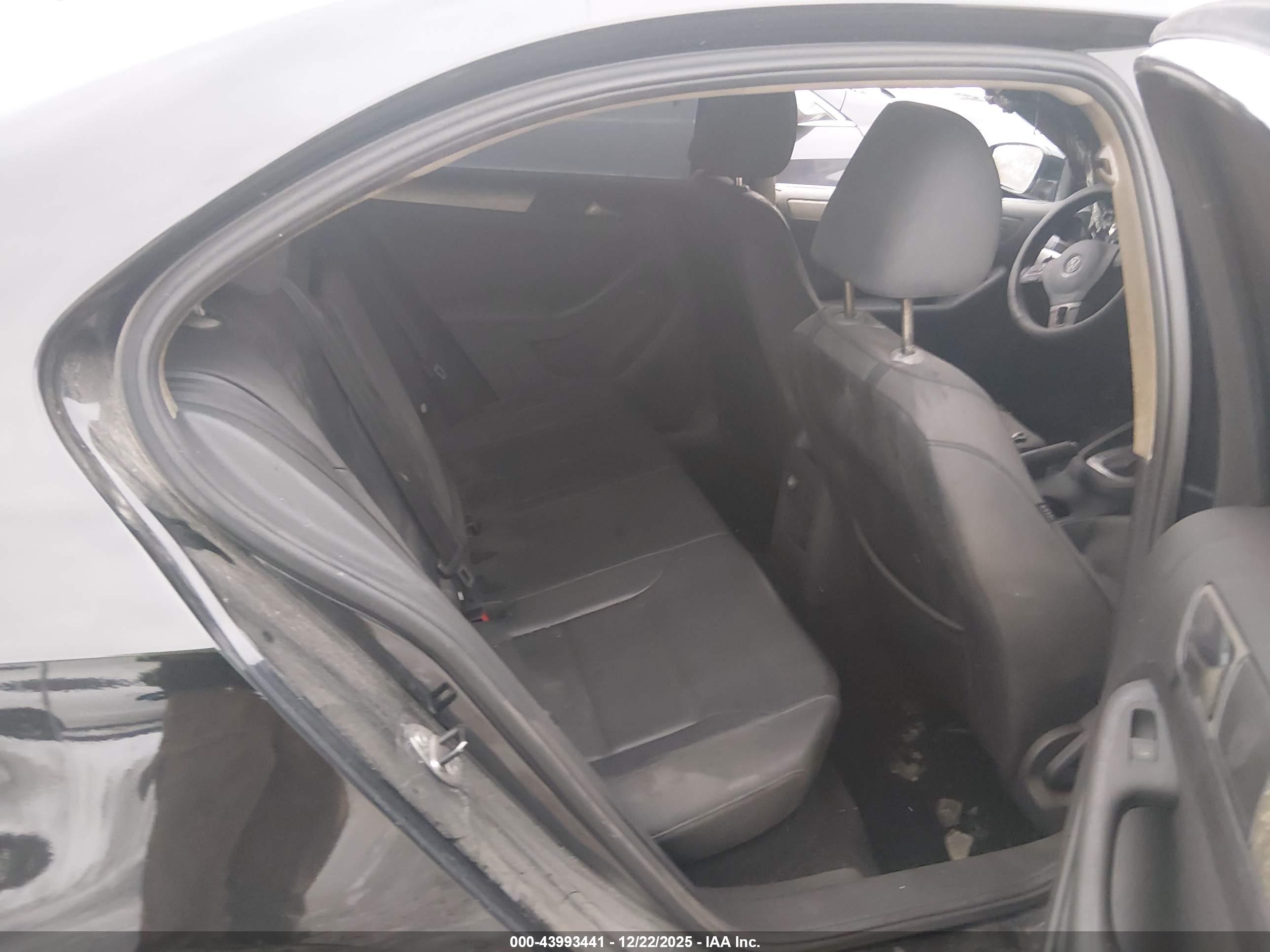 VOLKSWAGEN JETTA image 8