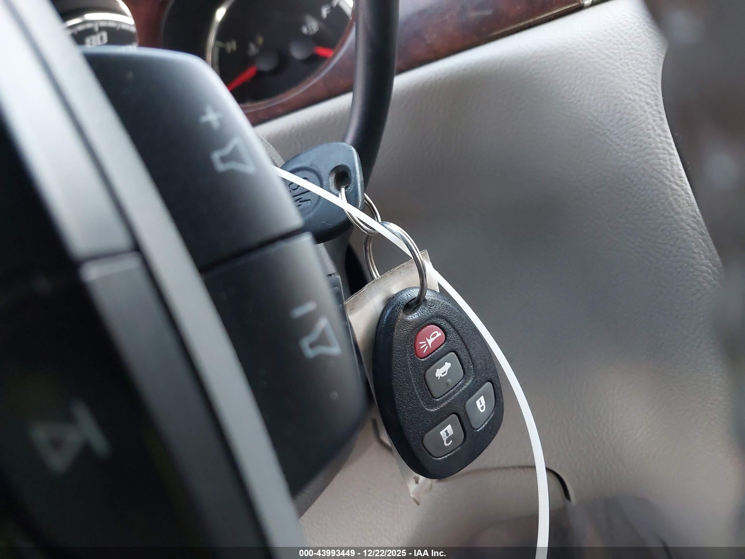 BUICK LUCERNE image 11