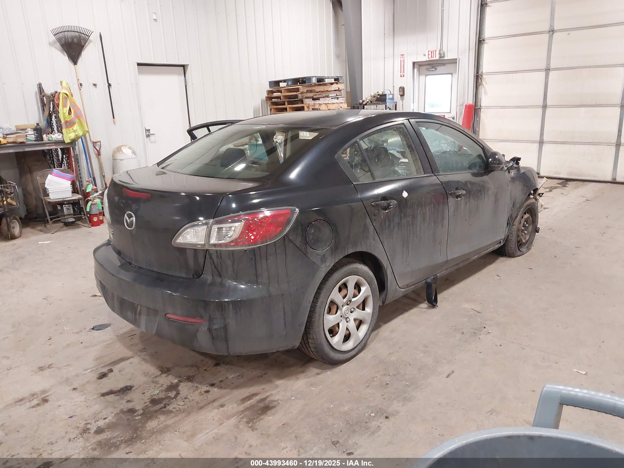 MAZDA MAZDA3 image 4