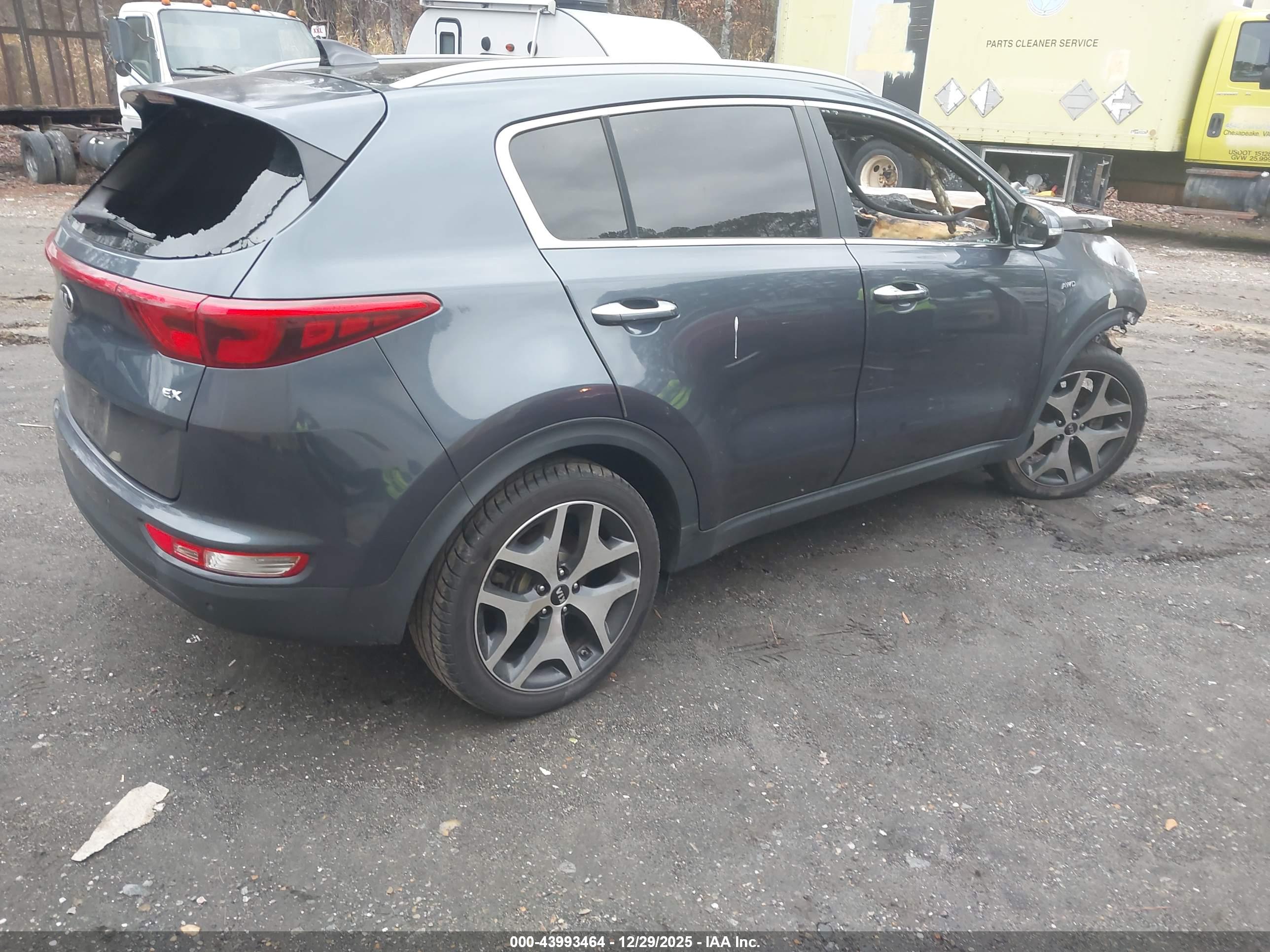 KIA SPORTAGE image 4