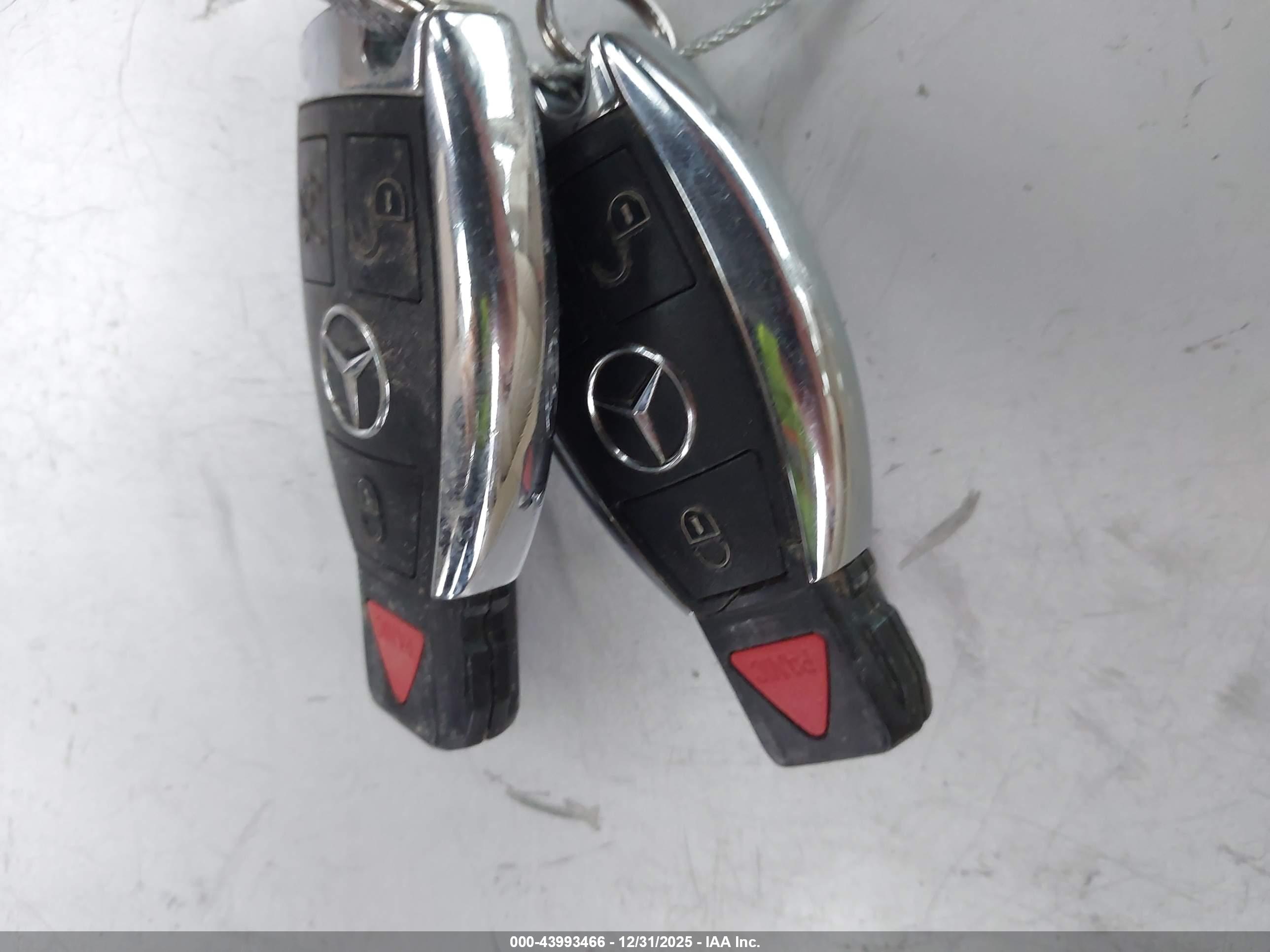 MERCEDES-BENZ C image 11