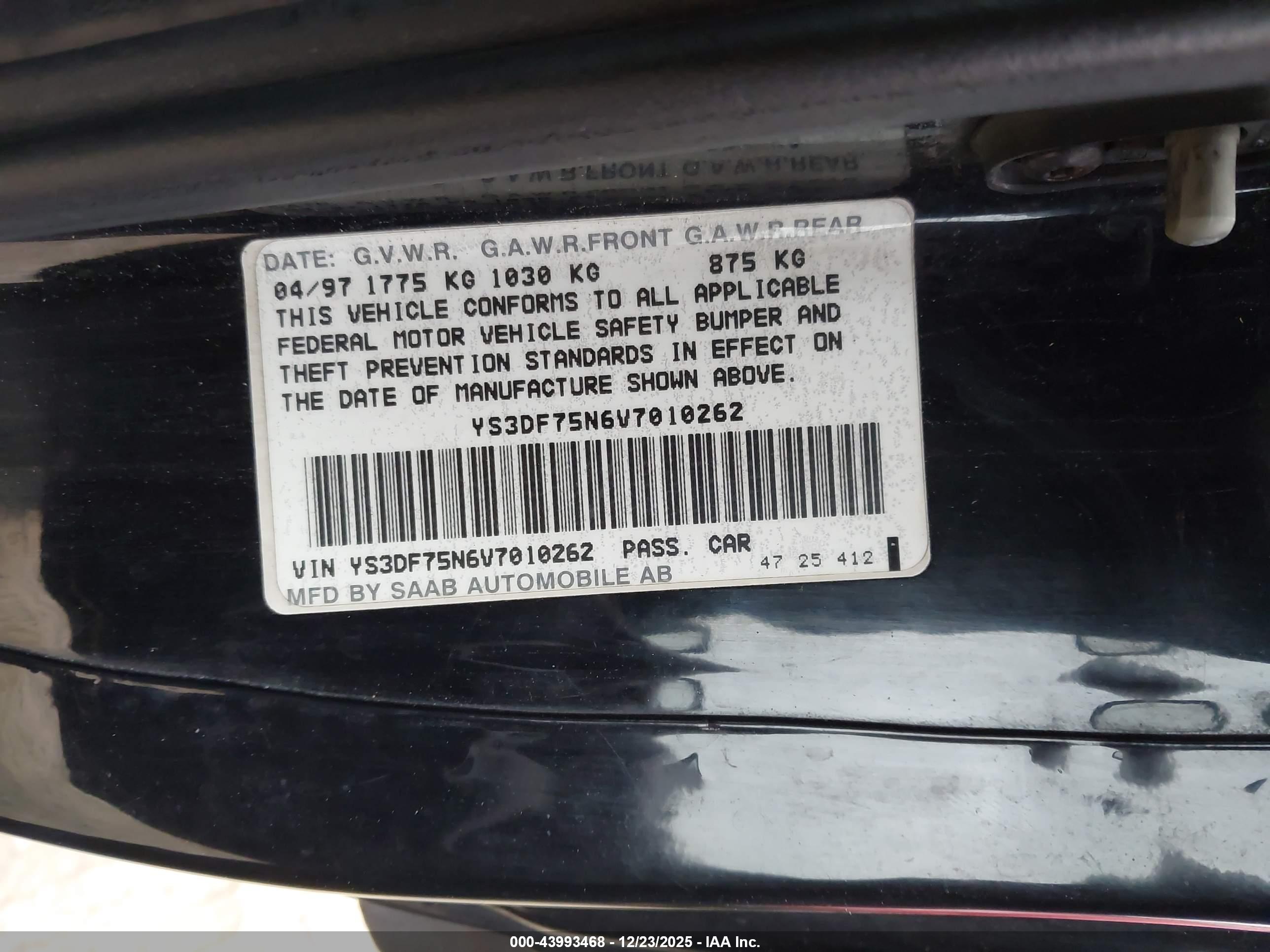 SAAB 900 image 9