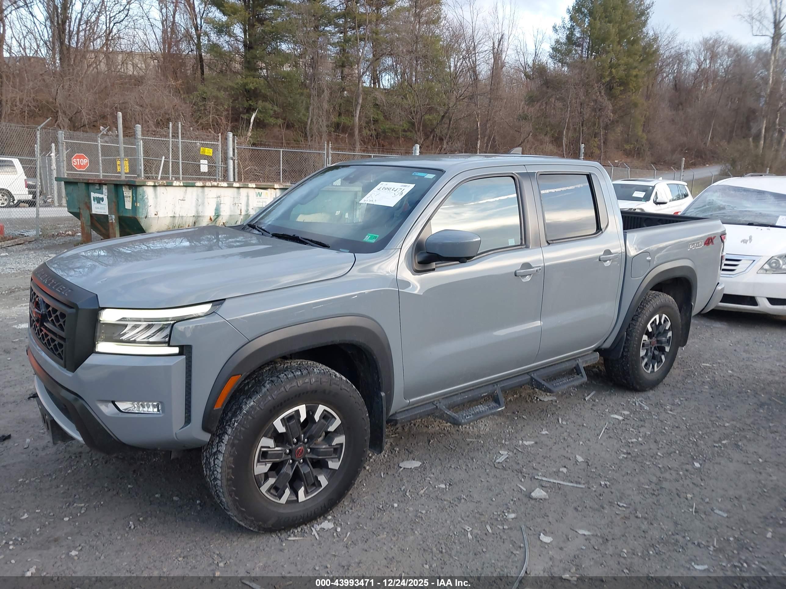 NISSAN FRONTIER image 2