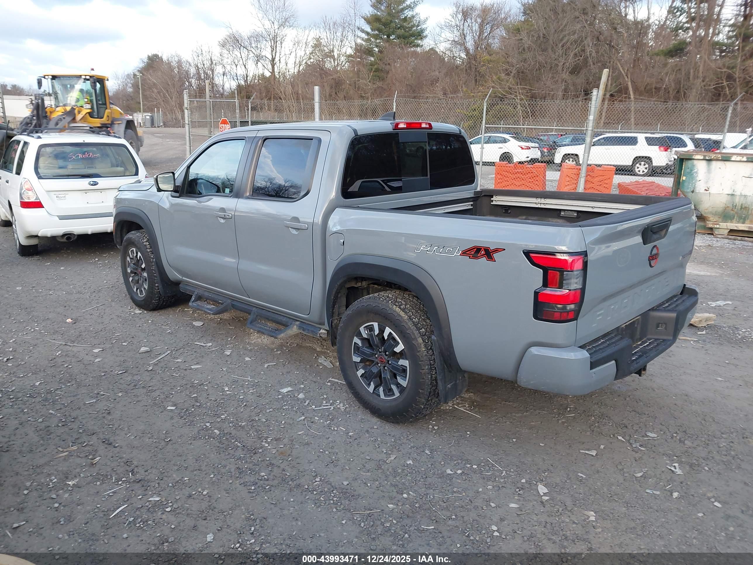 NISSAN FRONTIER image 3