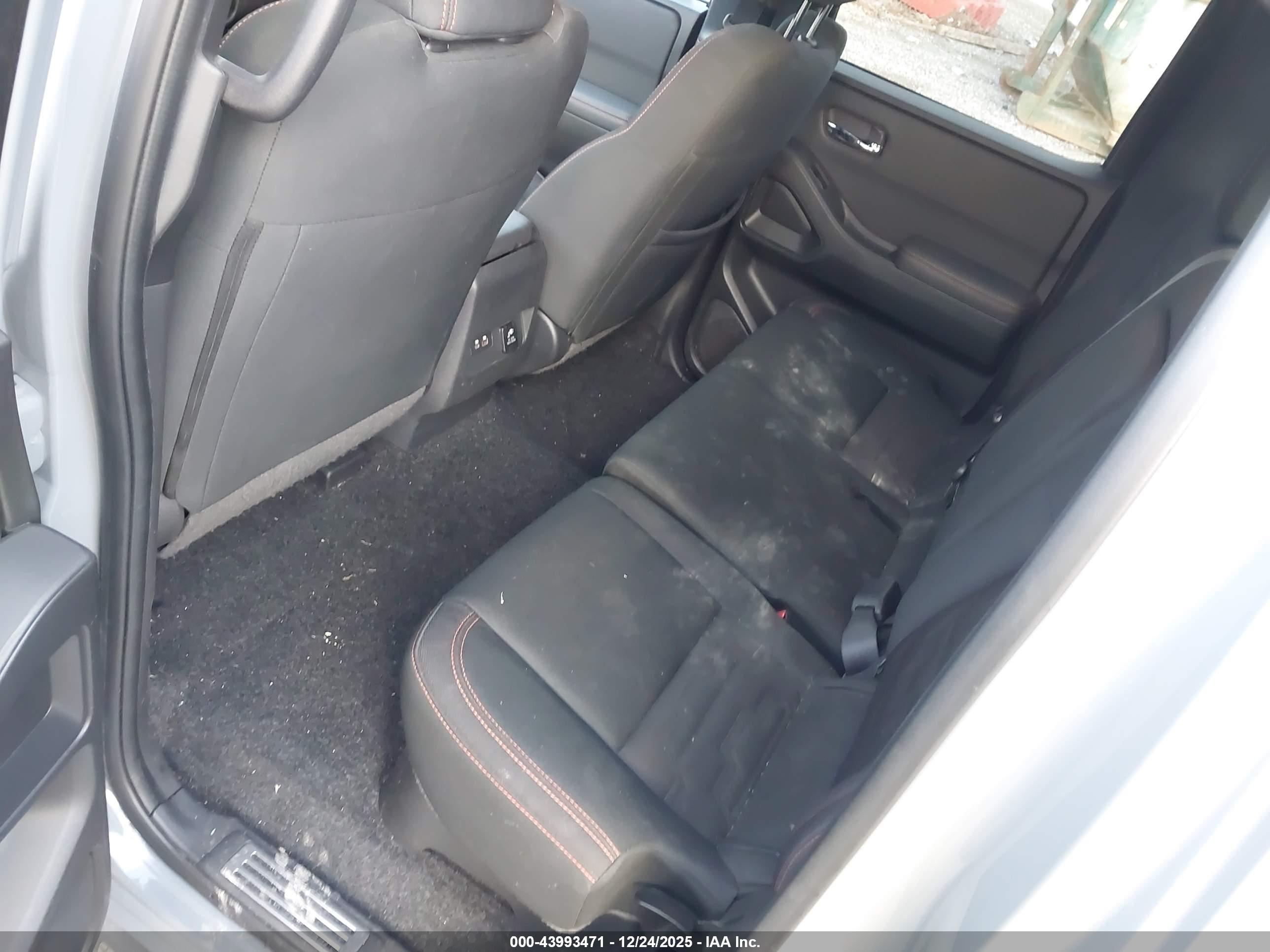 NISSAN FRONTIER image 8