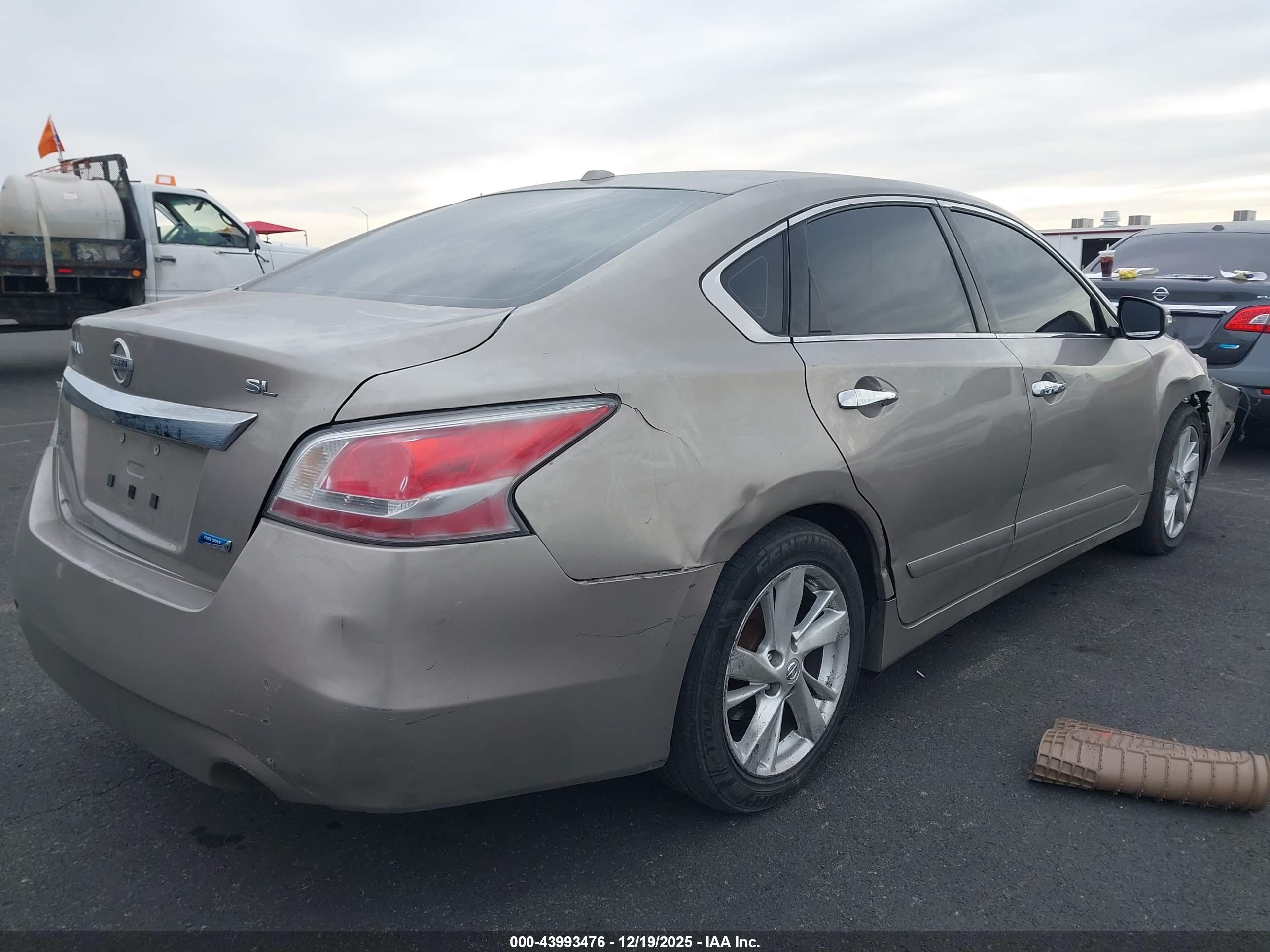 NISSAN ALTIMA image 4