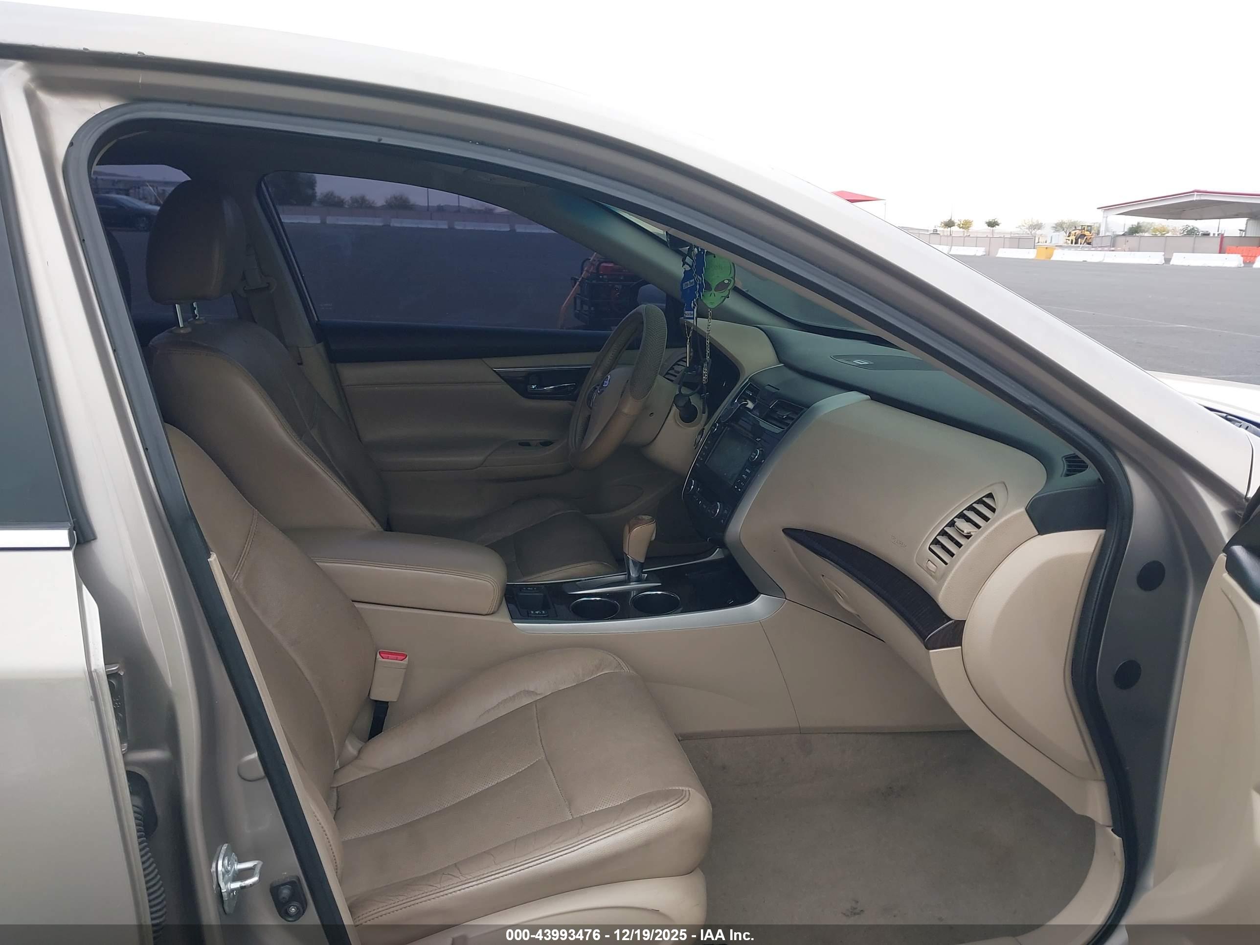 NISSAN ALTIMA image 5