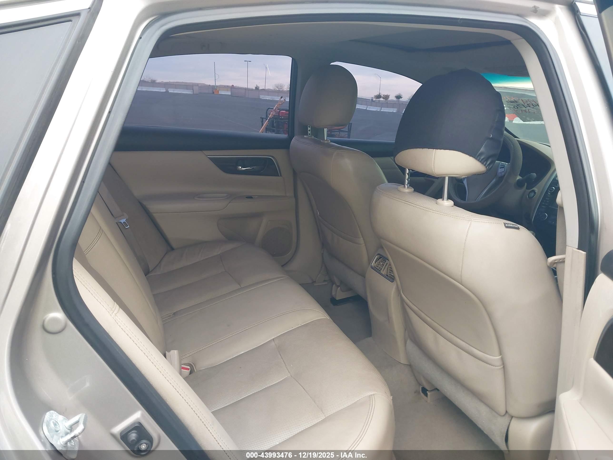 NISSAN ALTIMA image 8