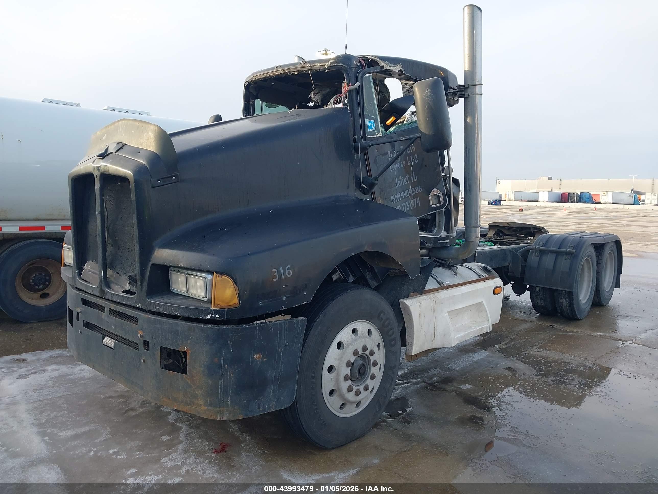 KENWORTH CONSTRUCTION image 2