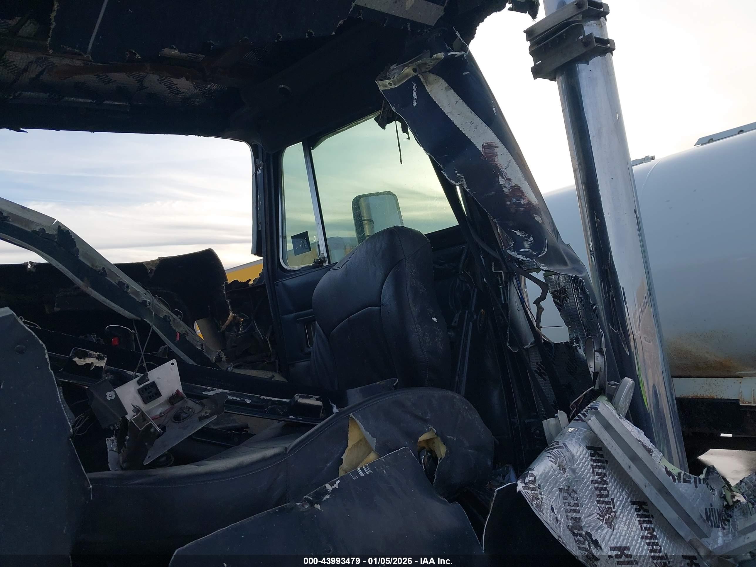 KENWORTH CONSTRUCTION image 7