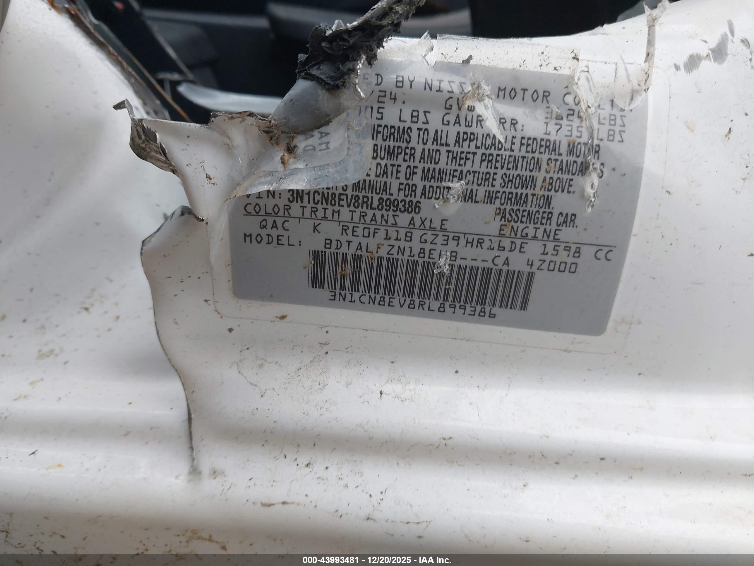 NISSAN VERSA image 9
