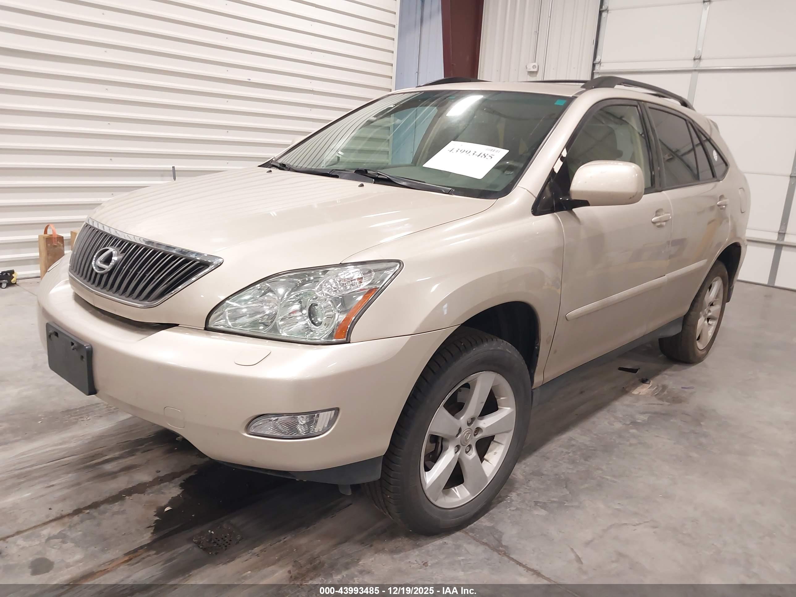 LEXUS RX image 2