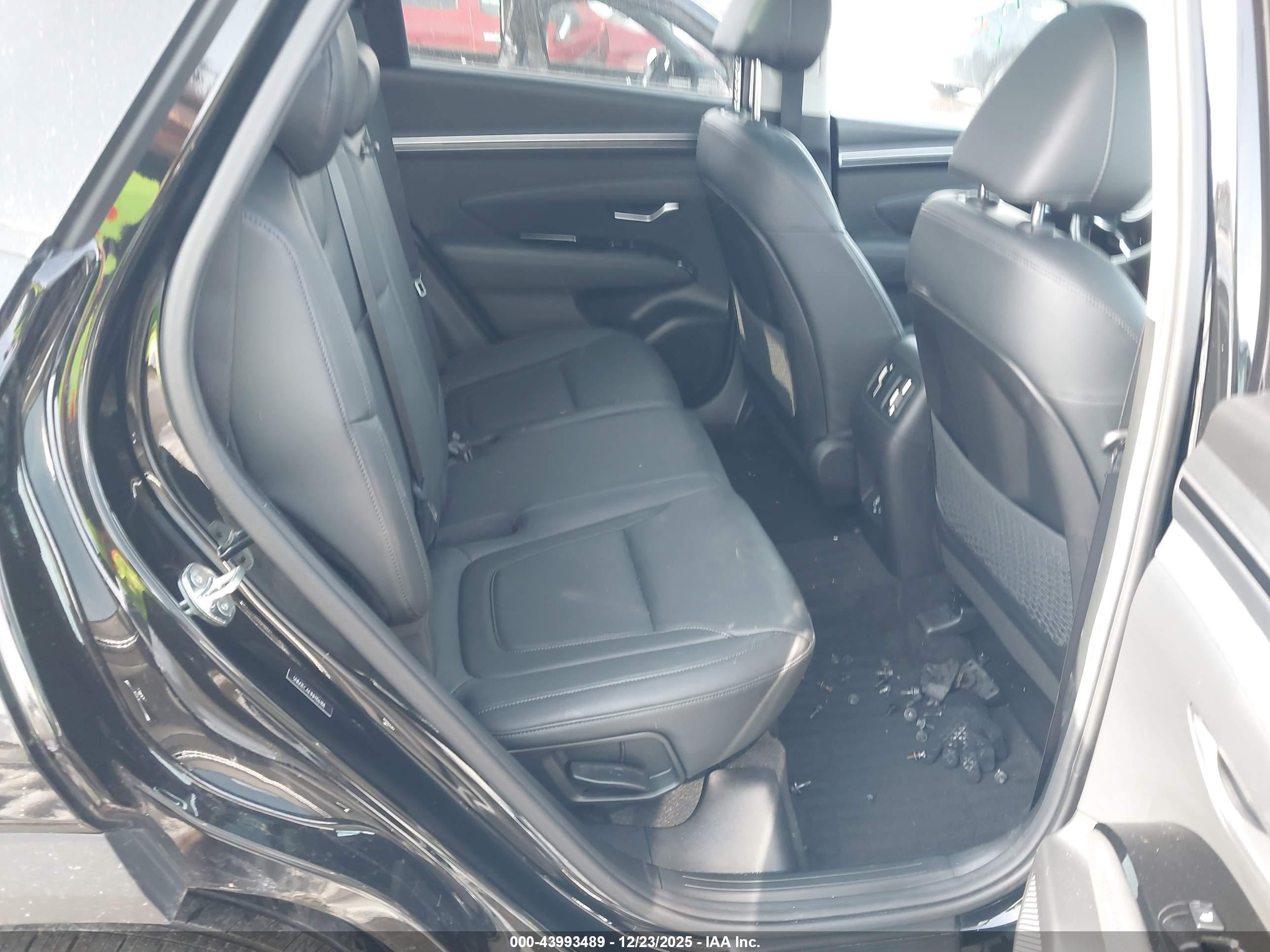 HYUNDAI TUCSON image 8