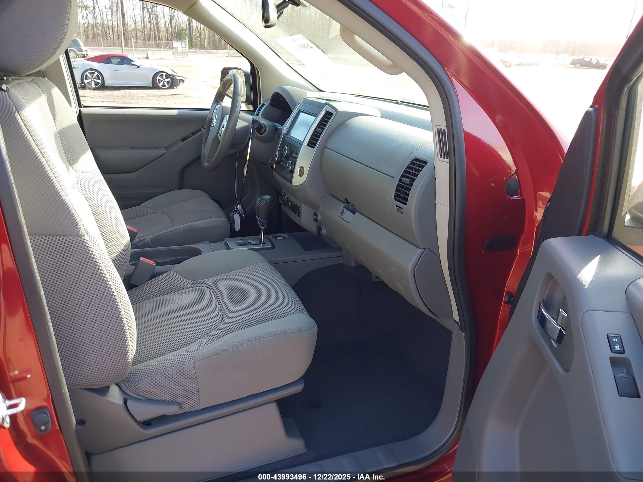 NISSAN FRONTIER image 5