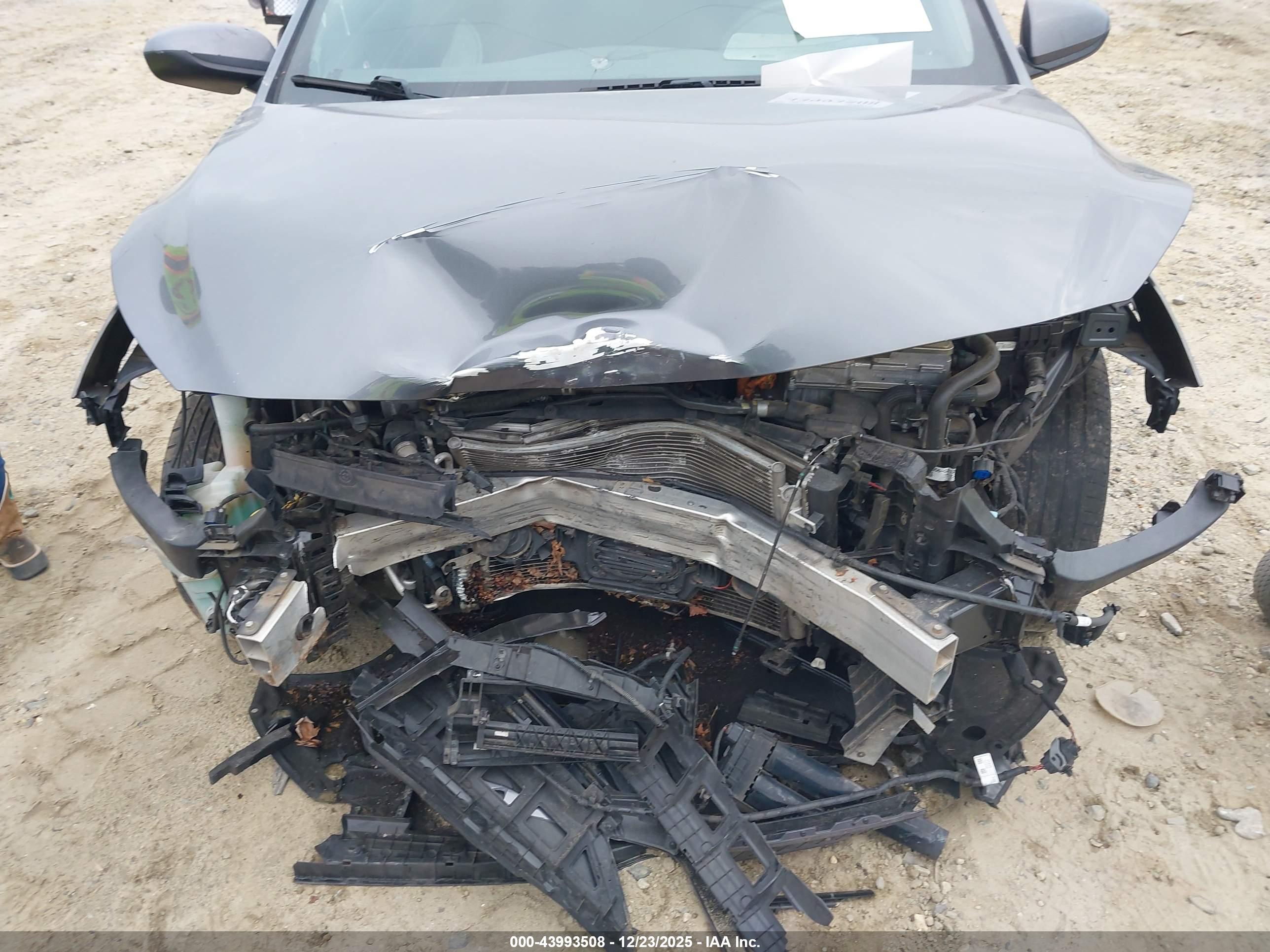 HYUNDAI IONIQ image 6