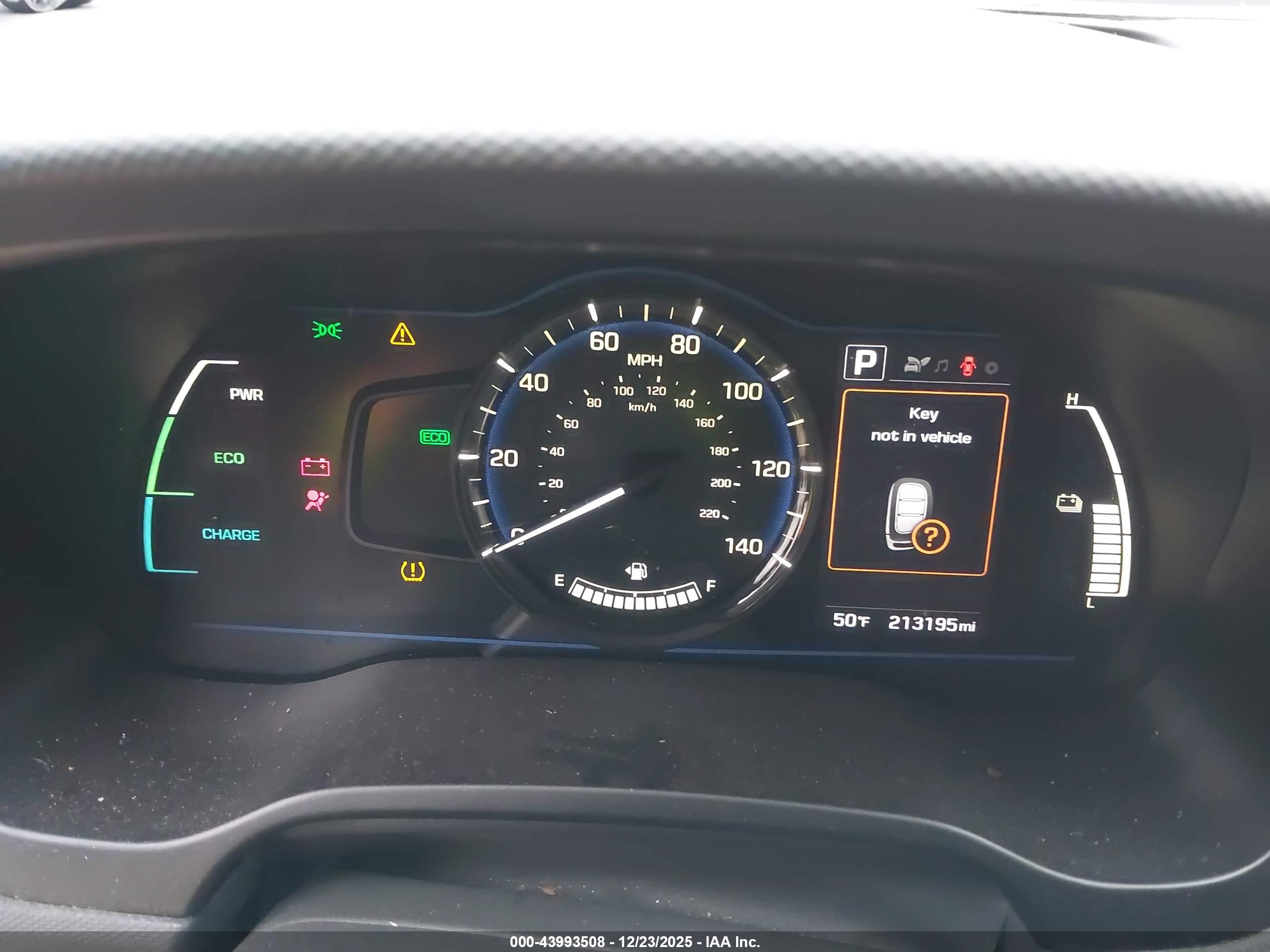 HYUNDAI IONIQ image 7