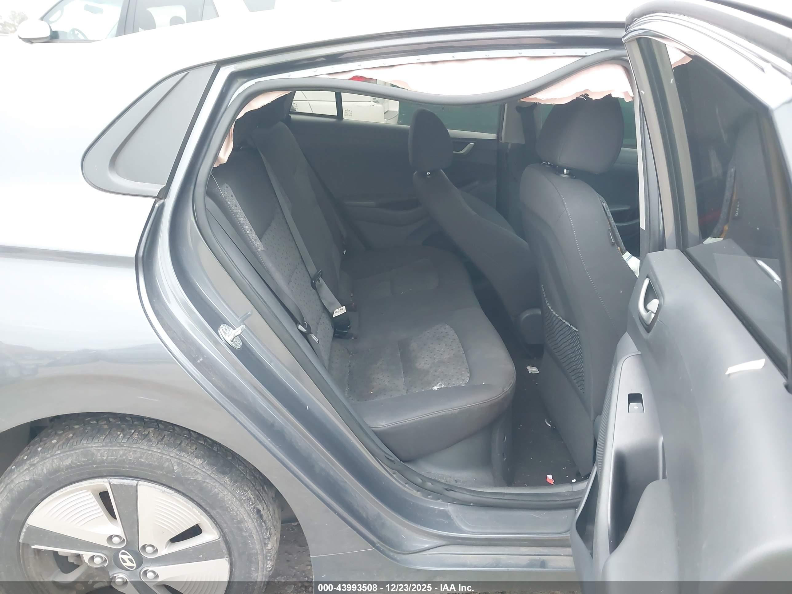 HYUNDAI IONIQ image 8
