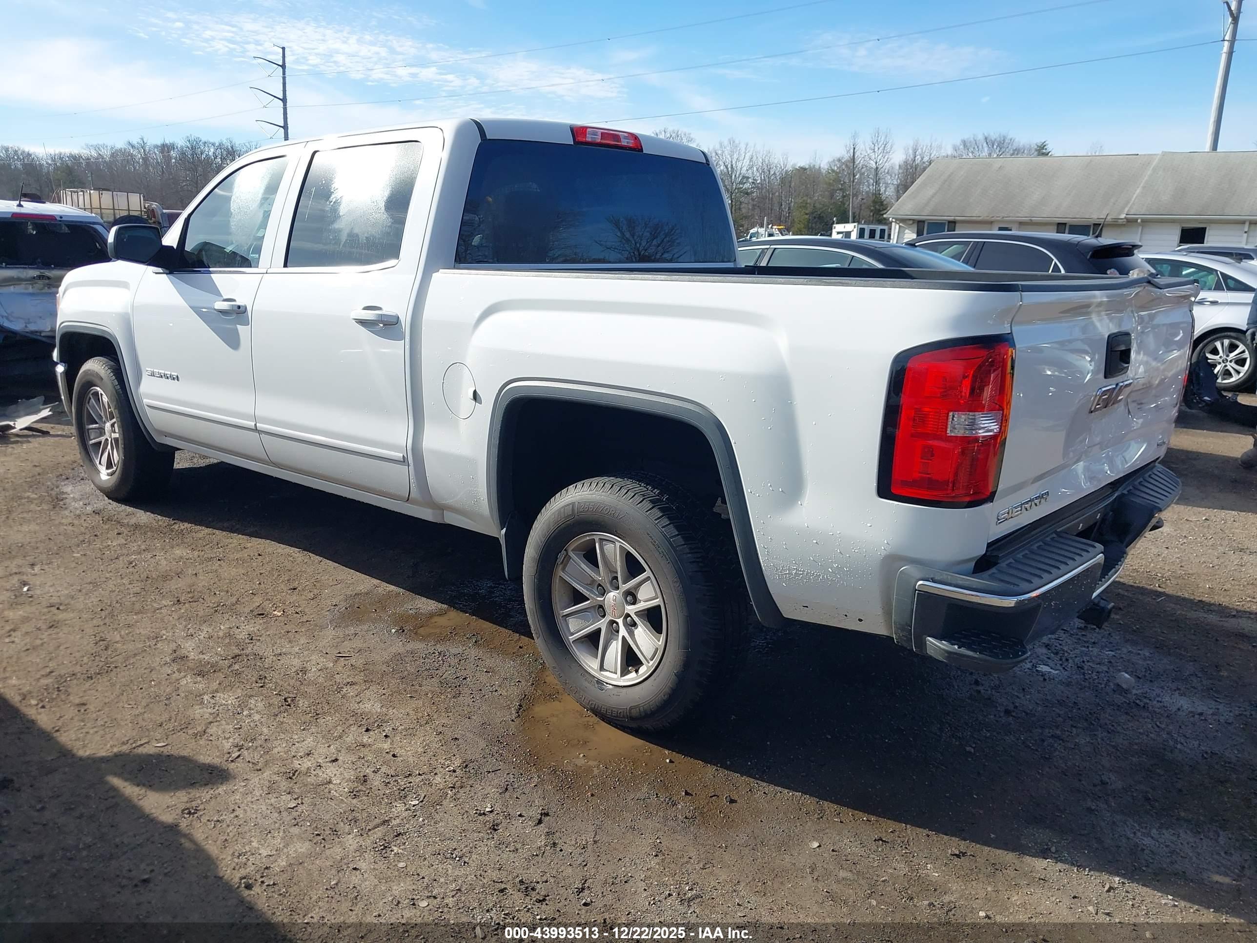 GMC SIERRA image 3