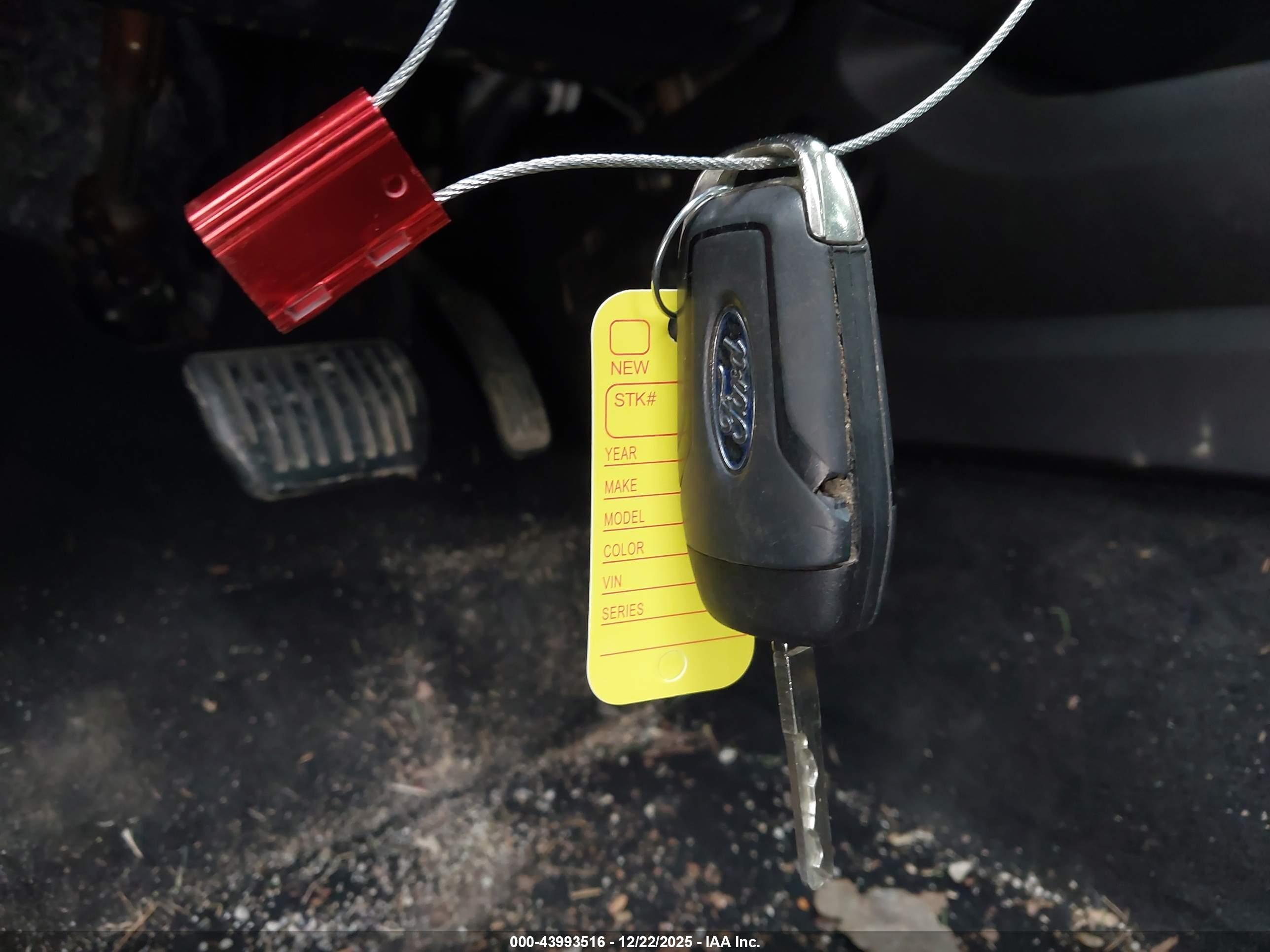 FORD FUSION image 11