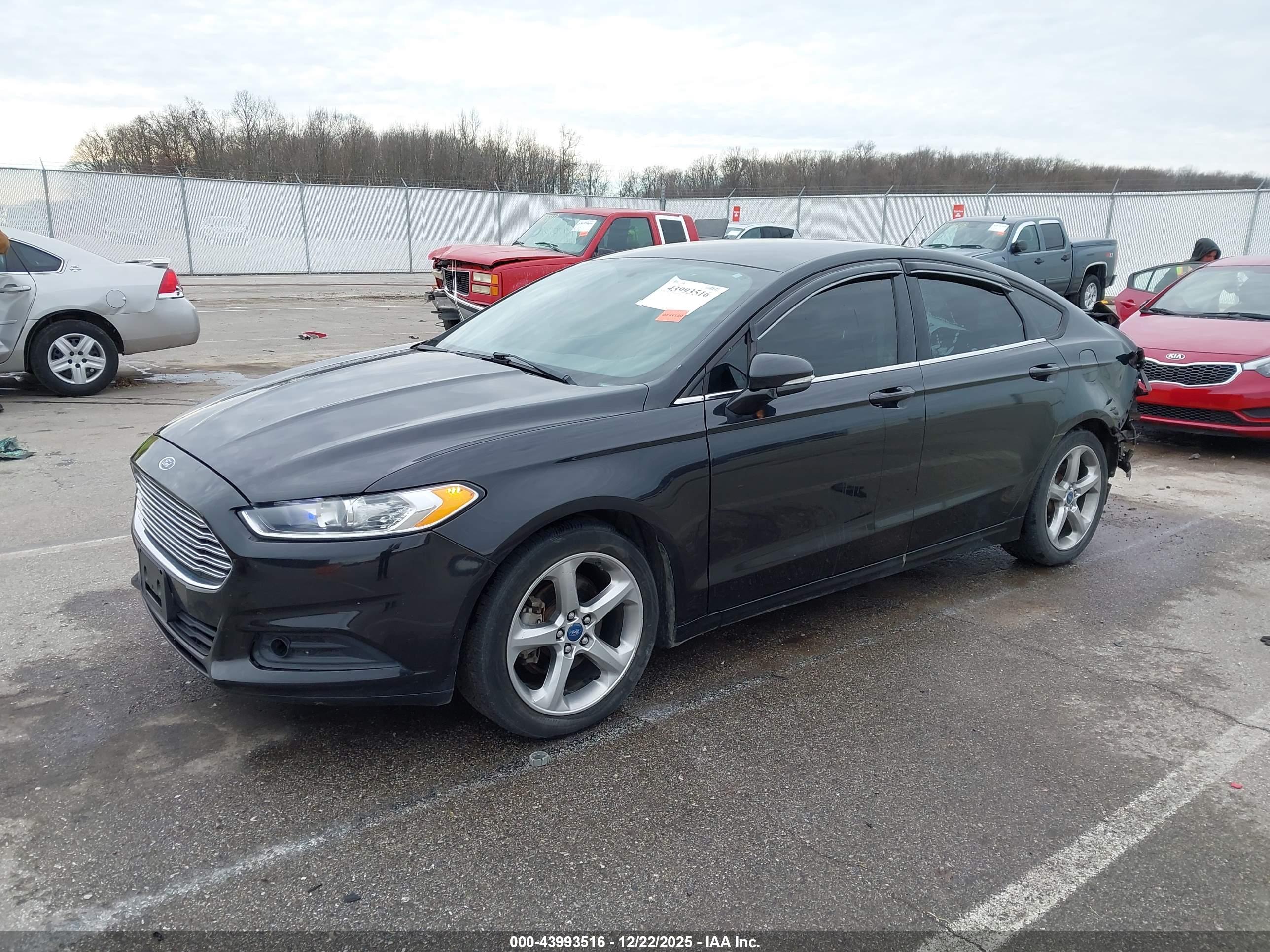 FORD FUSION image 2
