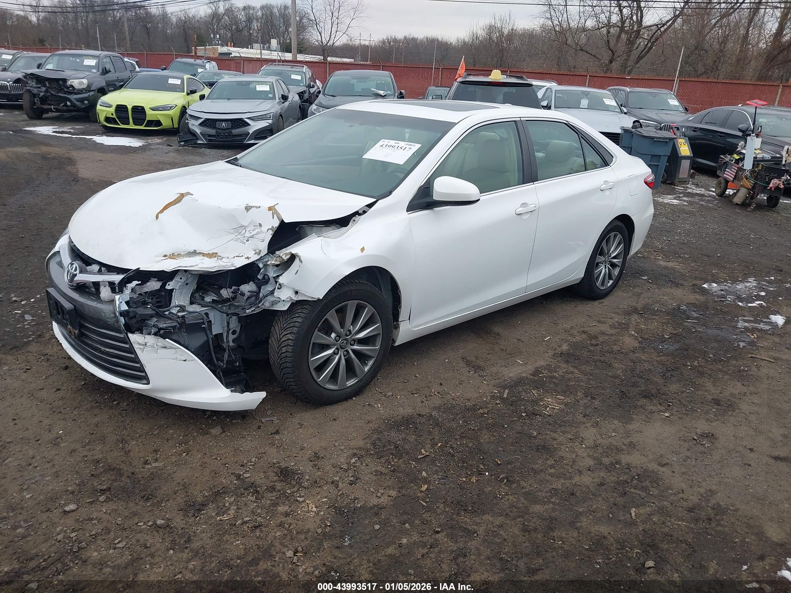 TOYOTA CAMRY image 2