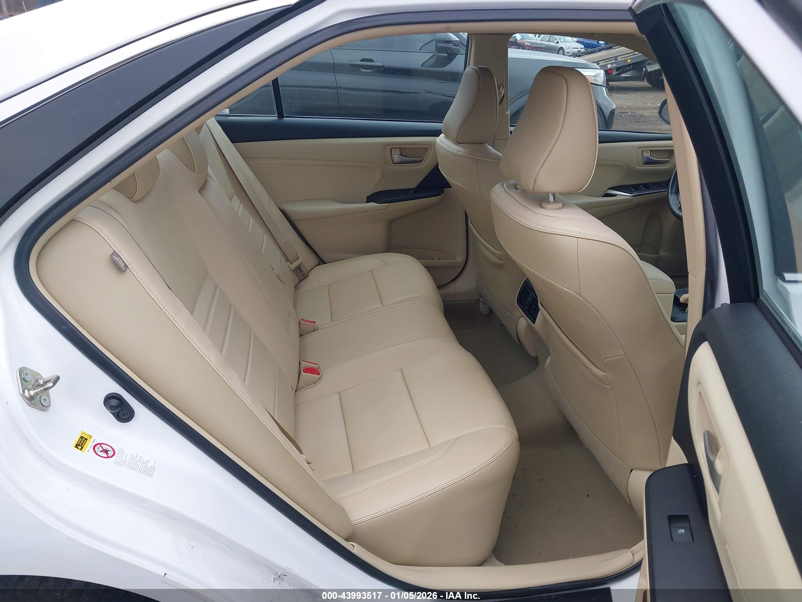 TOYOTA CAMRY image 8