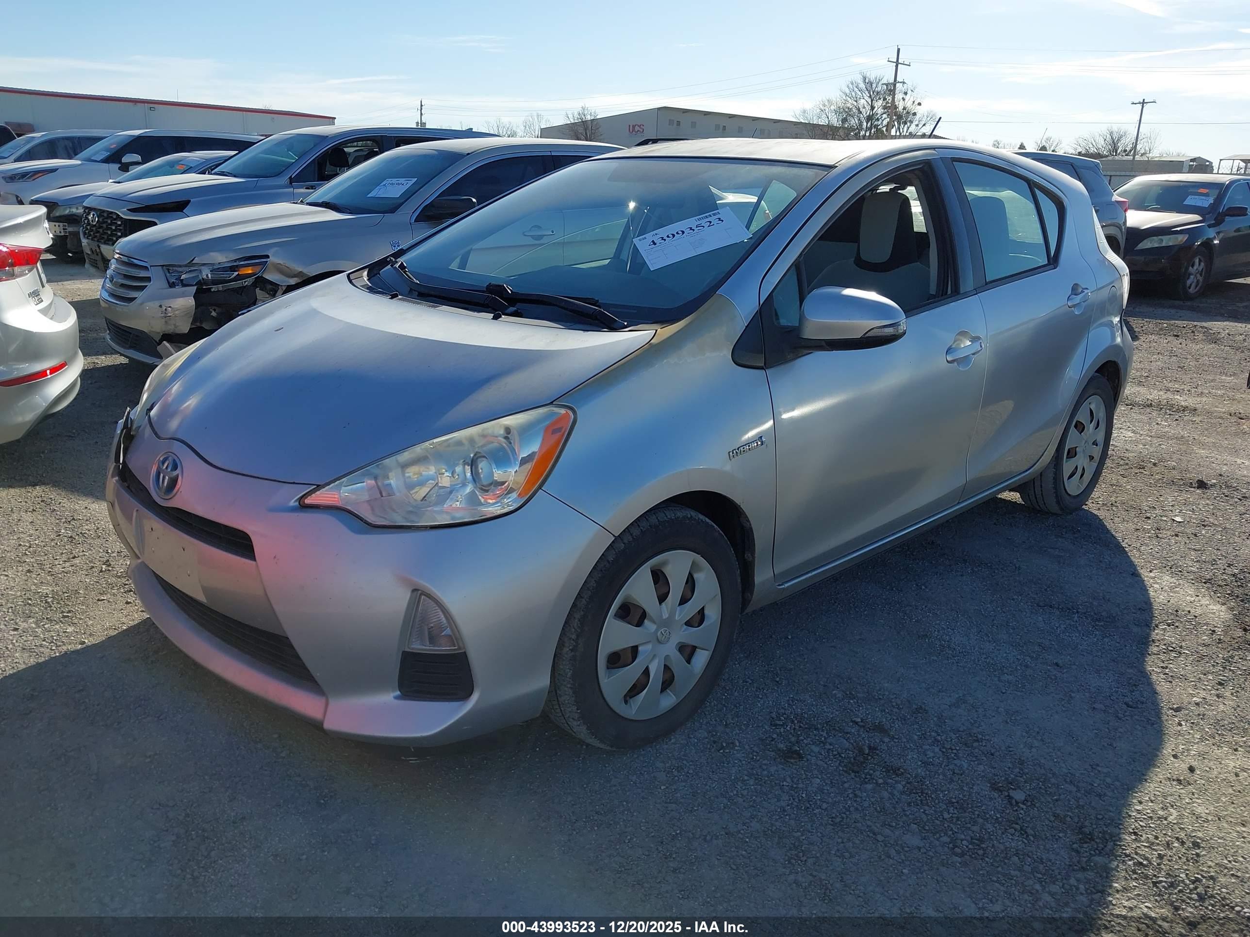 TOYOTA PRIUS image 2