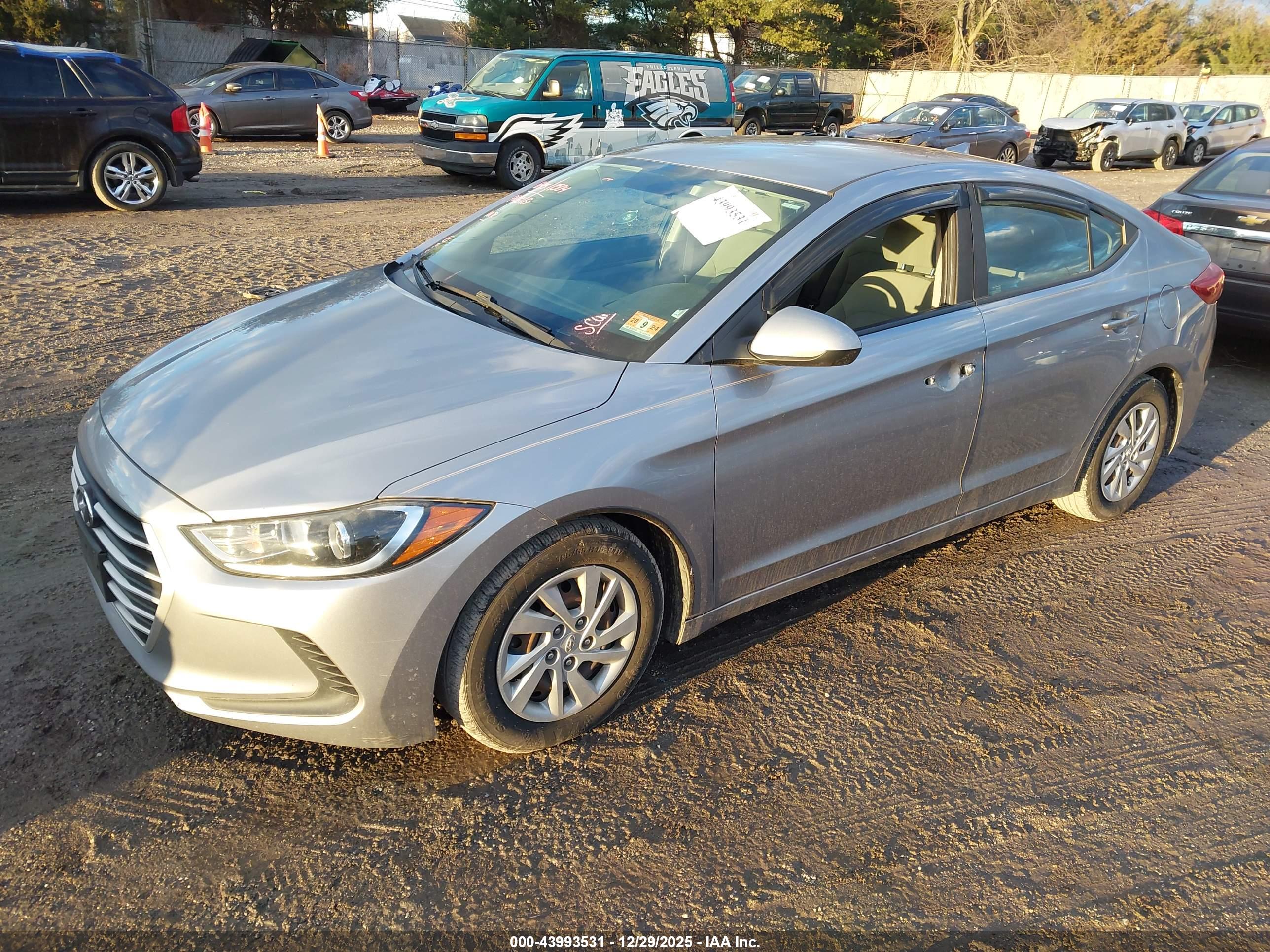 HYUNDAI ELANTRA image 2