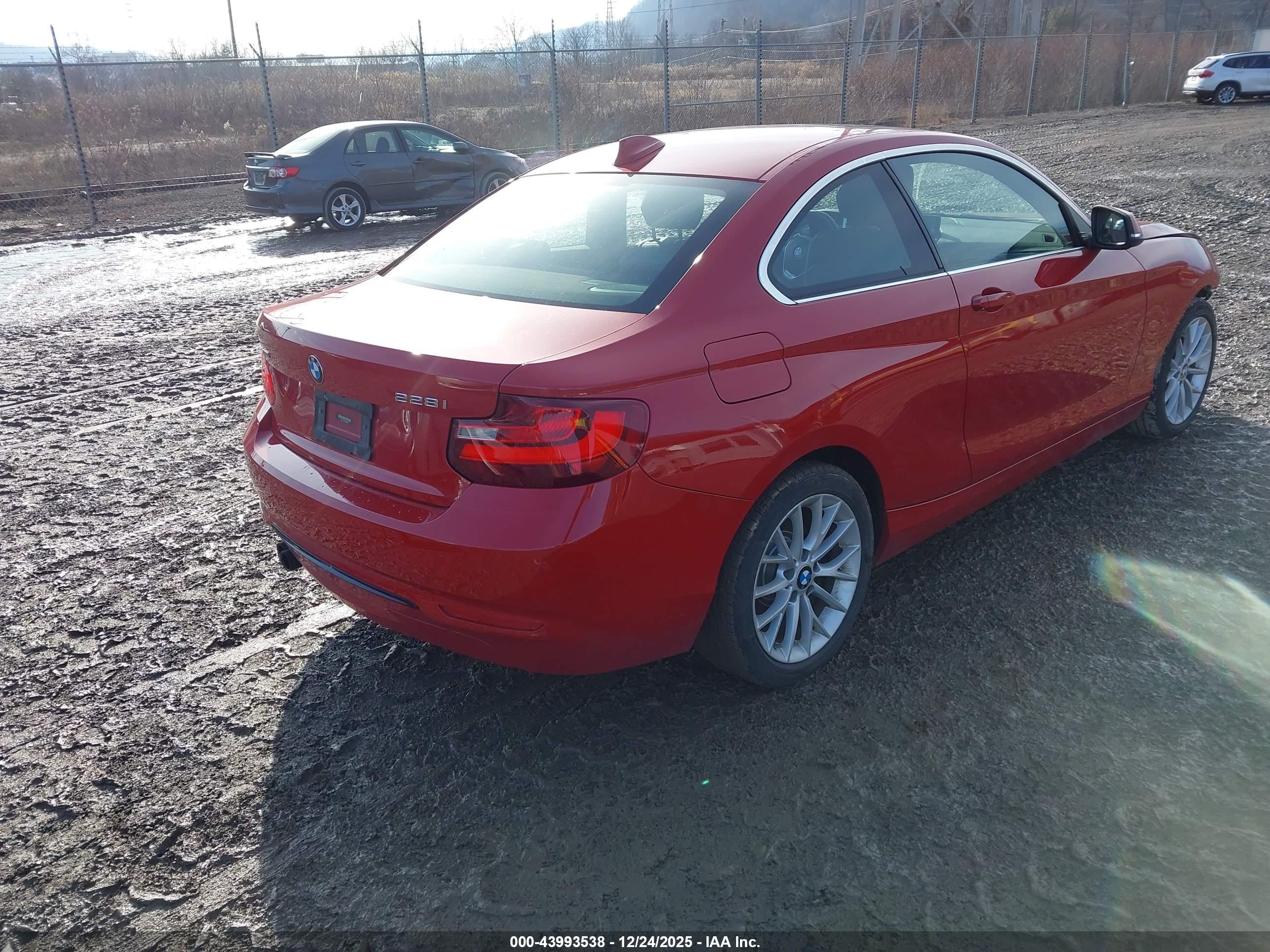BMW 228 image 4
