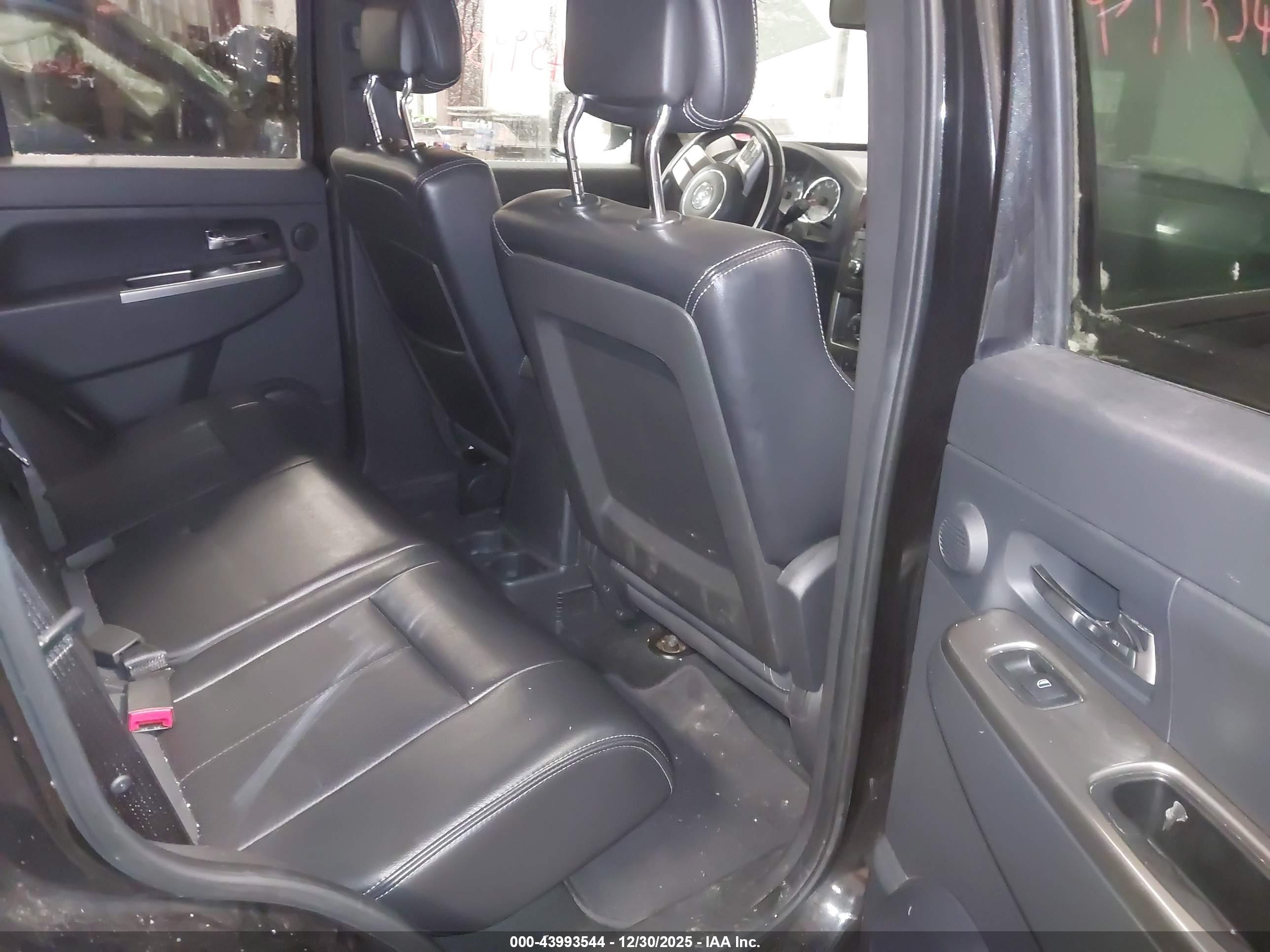 JEEP LIBERTY image 8