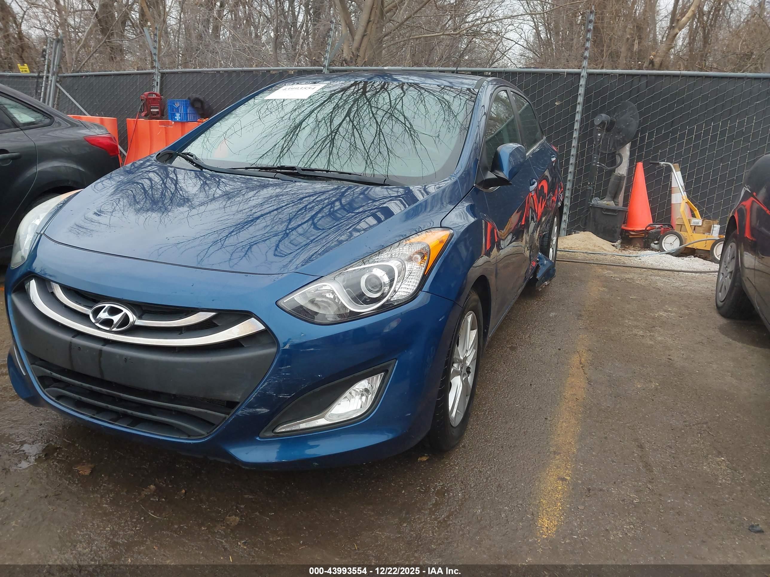 HYUNDAI ELANTRA image 2