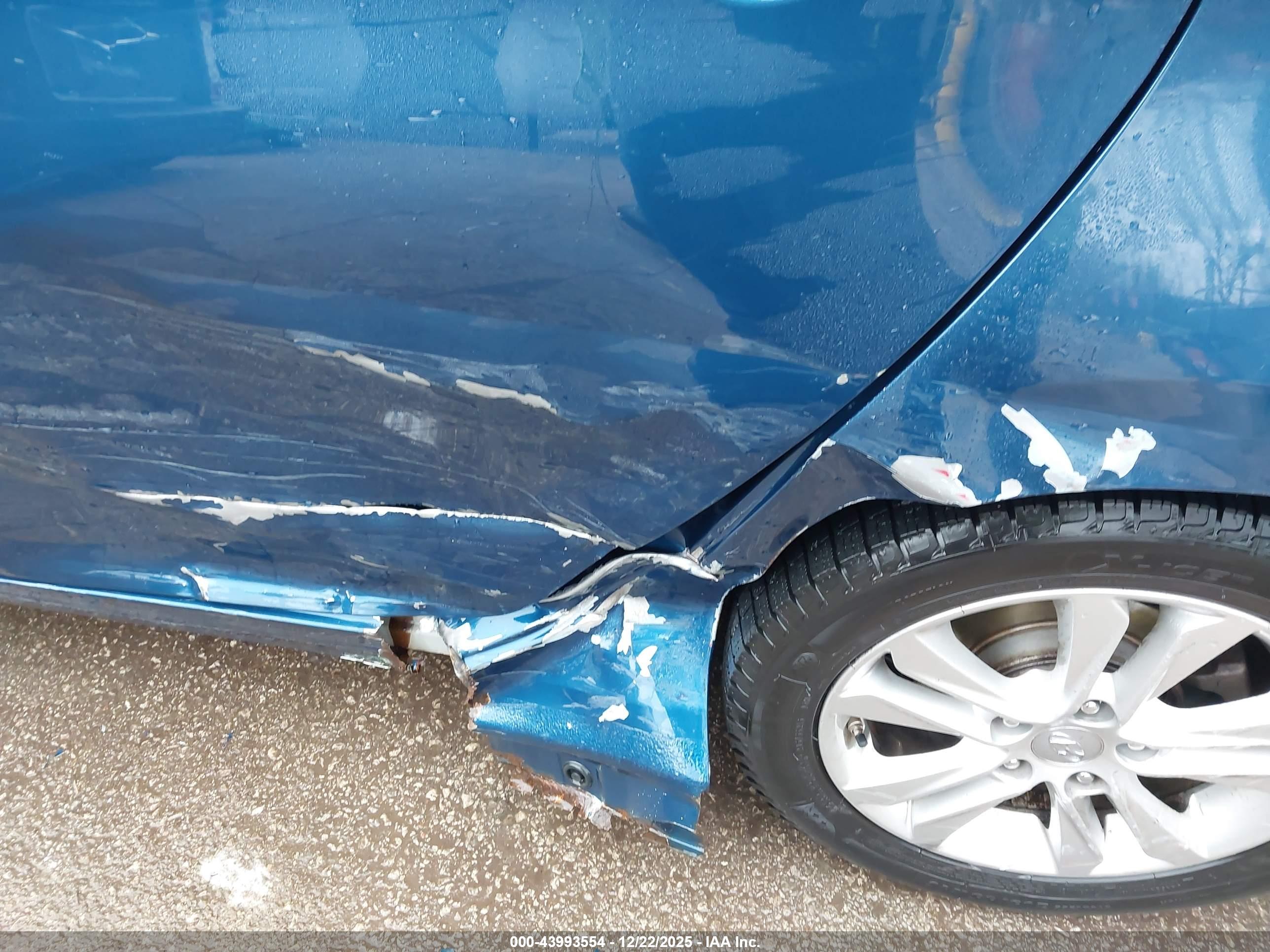 HYUNDAI ELANTRA image 6