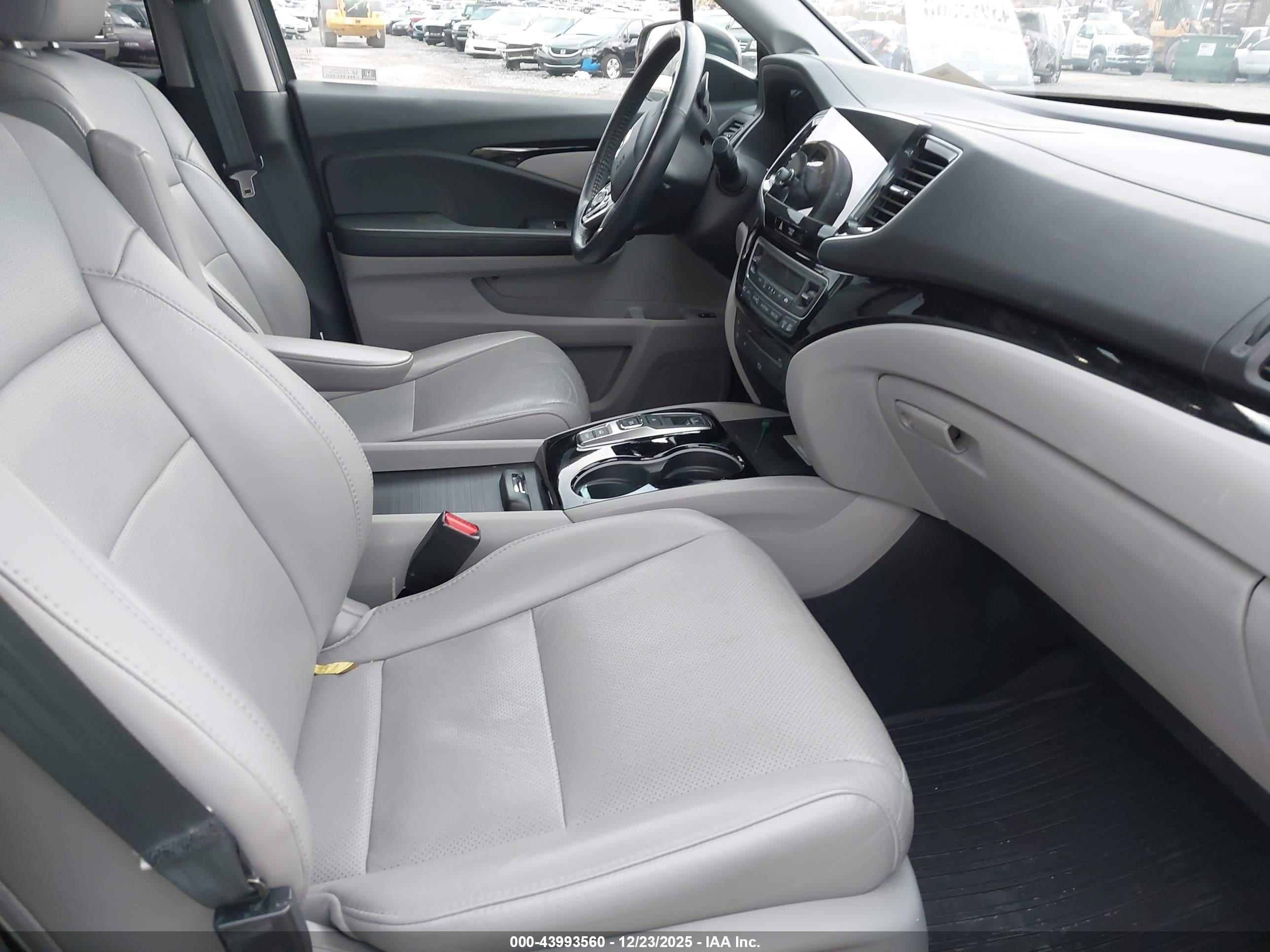 HONDA PILOT image 5